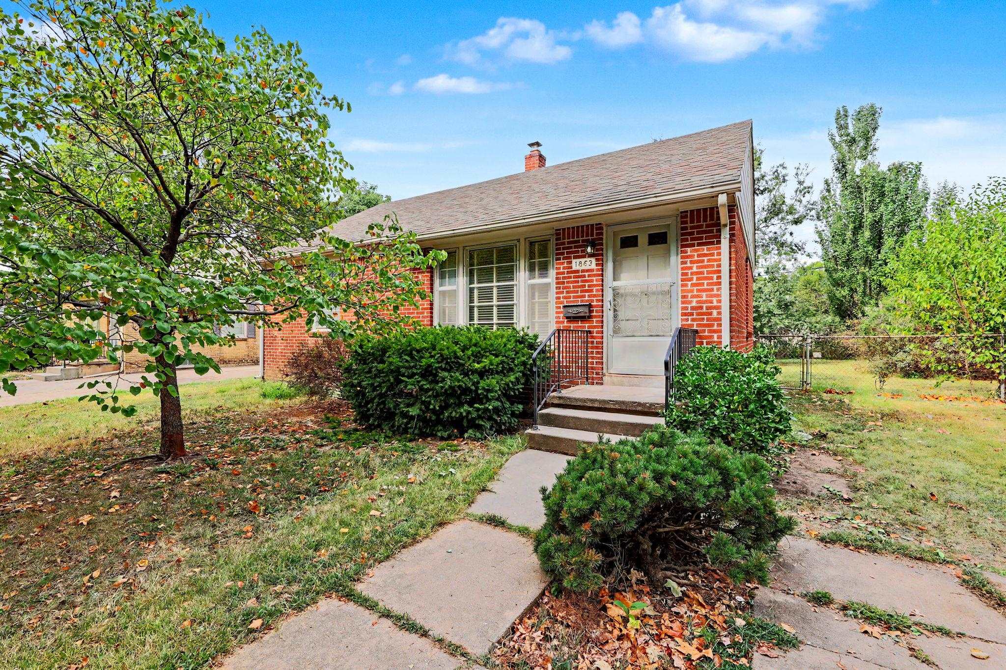 1863 S Parkwood, Wichita