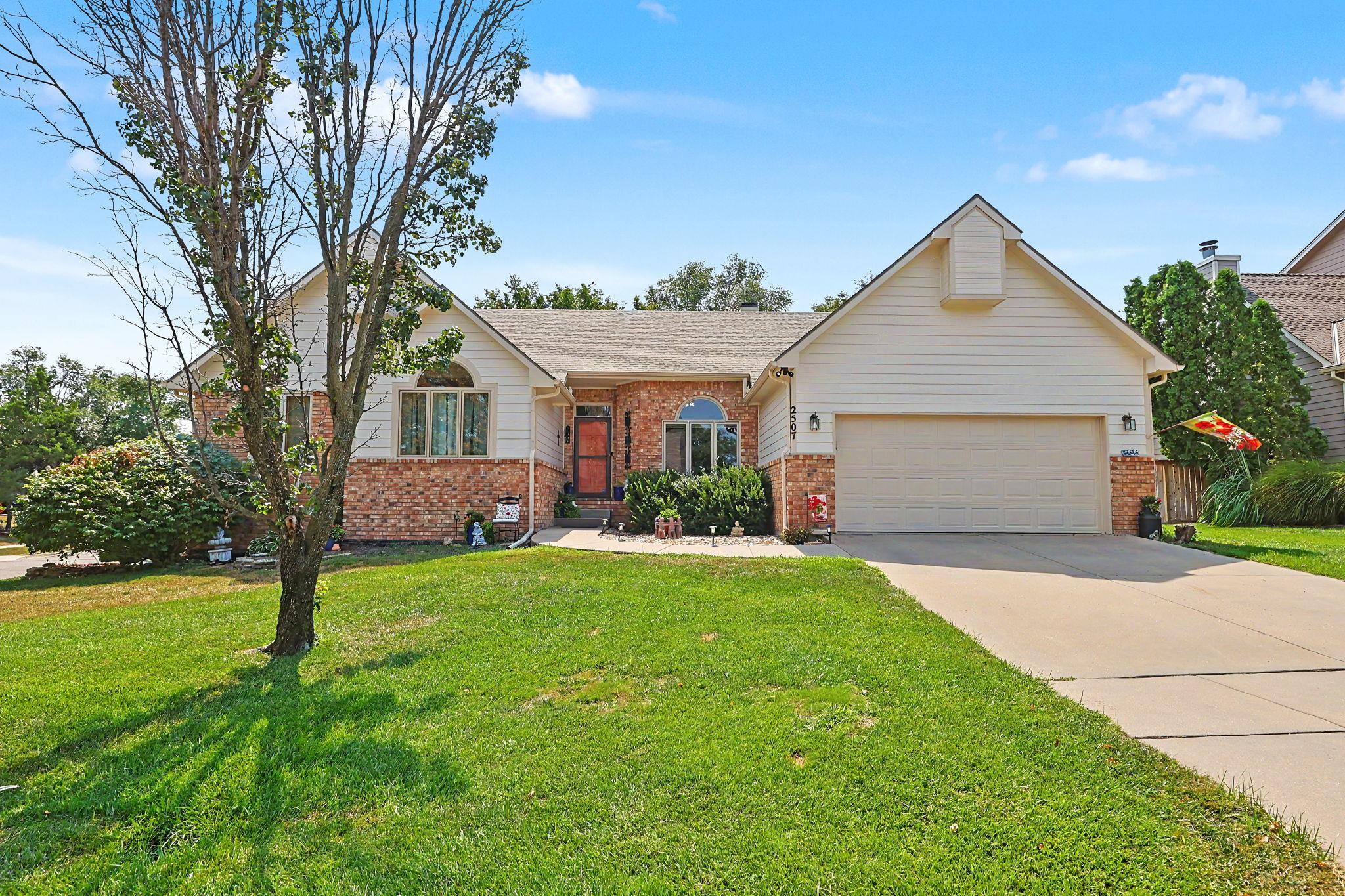 2507 N Cranbrook Ct, Wichita