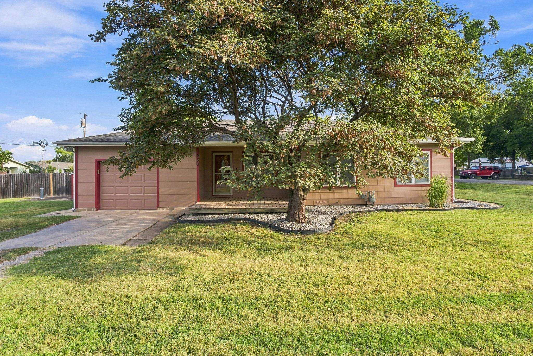 230 W Litson, Benton