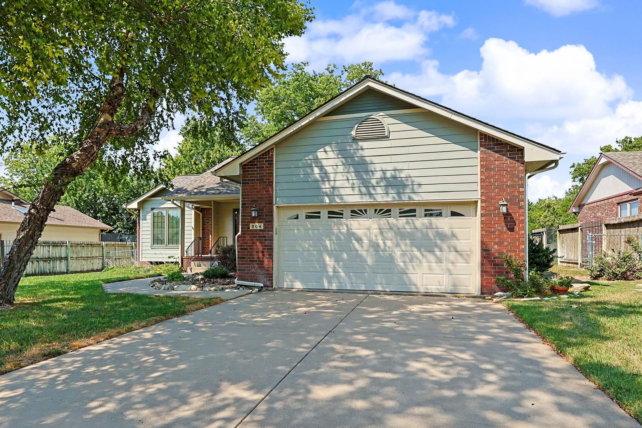 804 E Rivera Dr, Mulvane