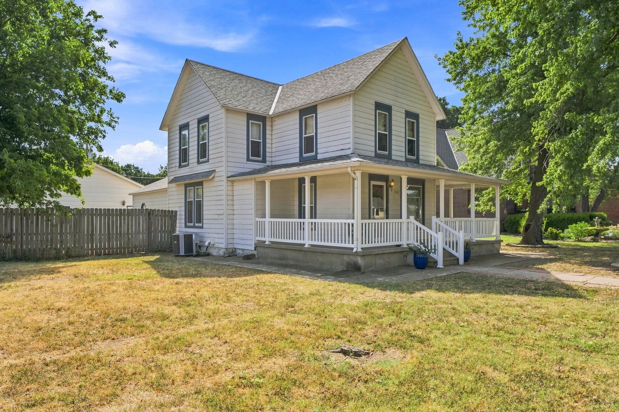 428 N Main St, Andale