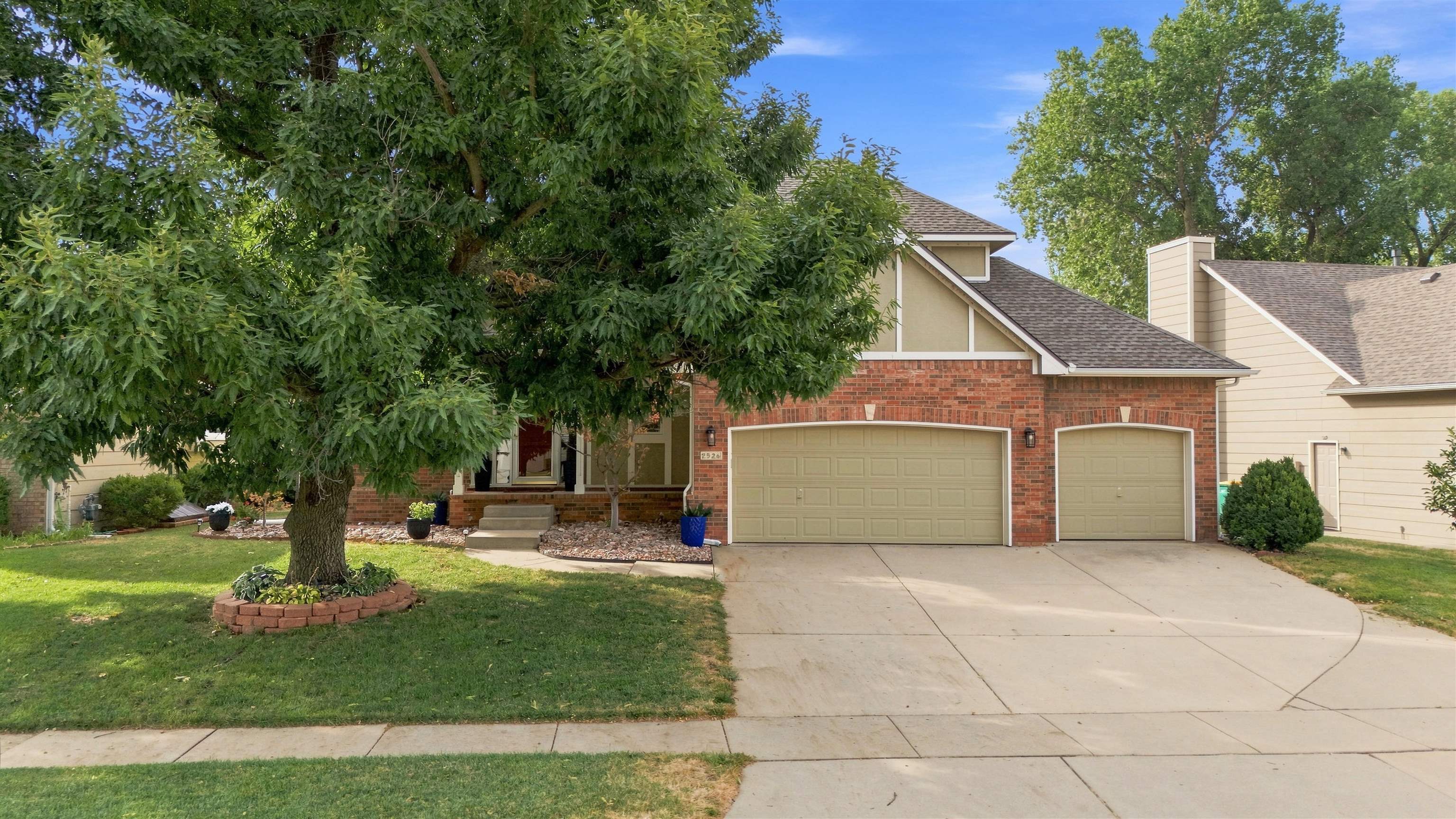 2526 N Hazelwood St, Wichita