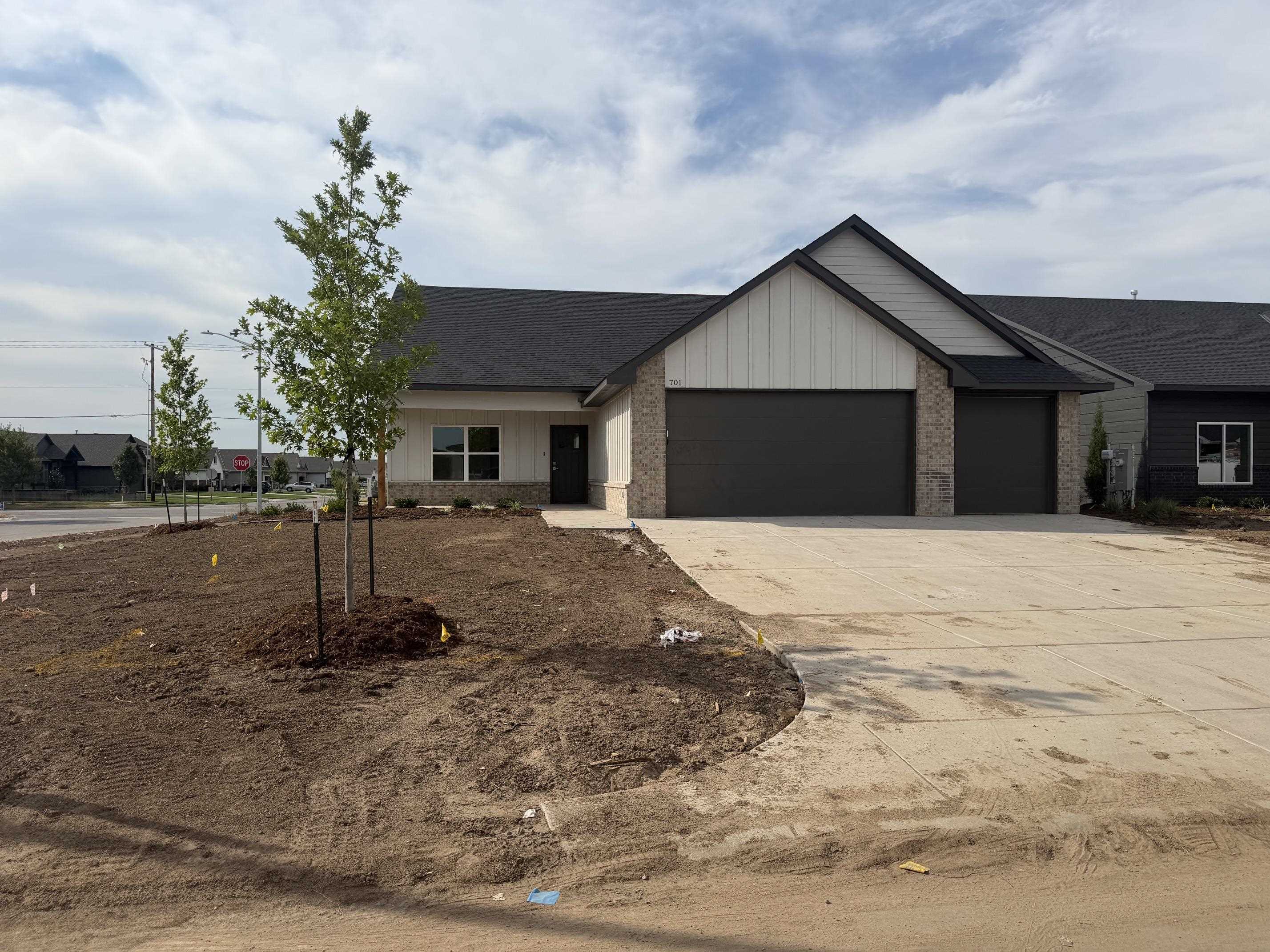 701 N Wheatland Ct, Wichita
