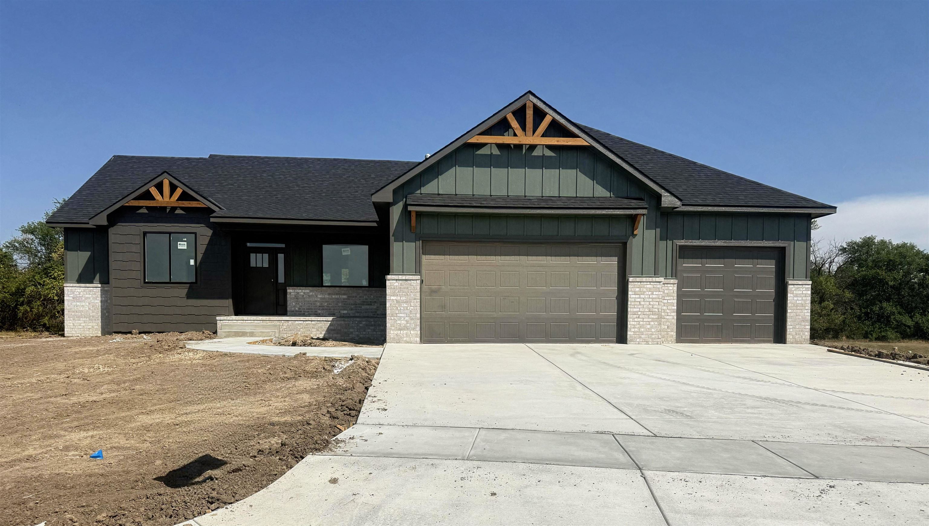 1493 W Cozy Hollow Ct, Goddard