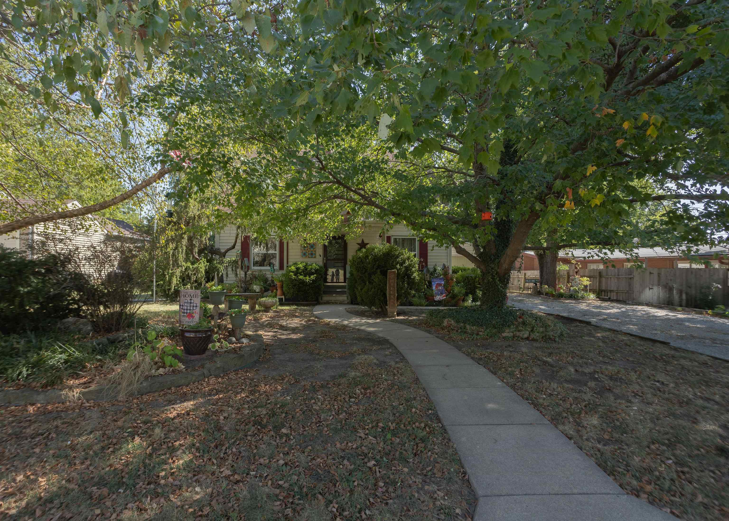 1701 E 7th, Winfield