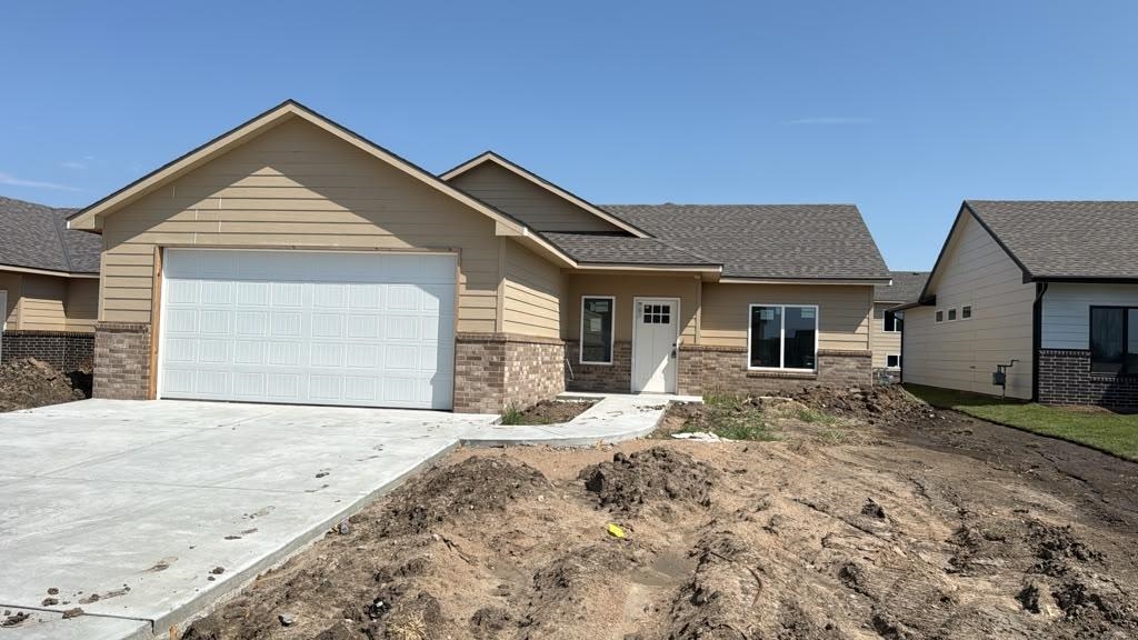 8992 E Joshua St, Bel Aire