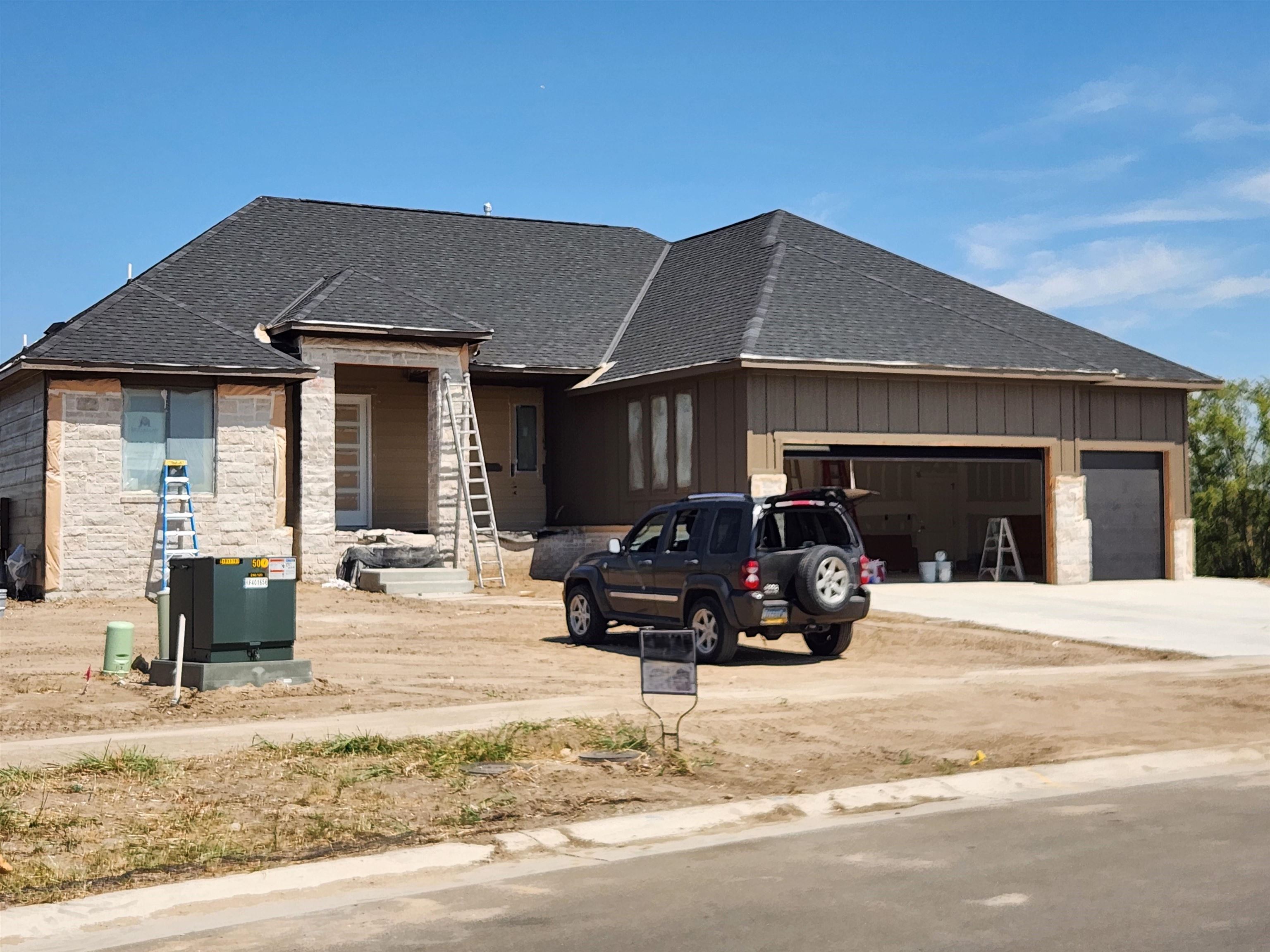 8266 W Mossy Stone St, Maize