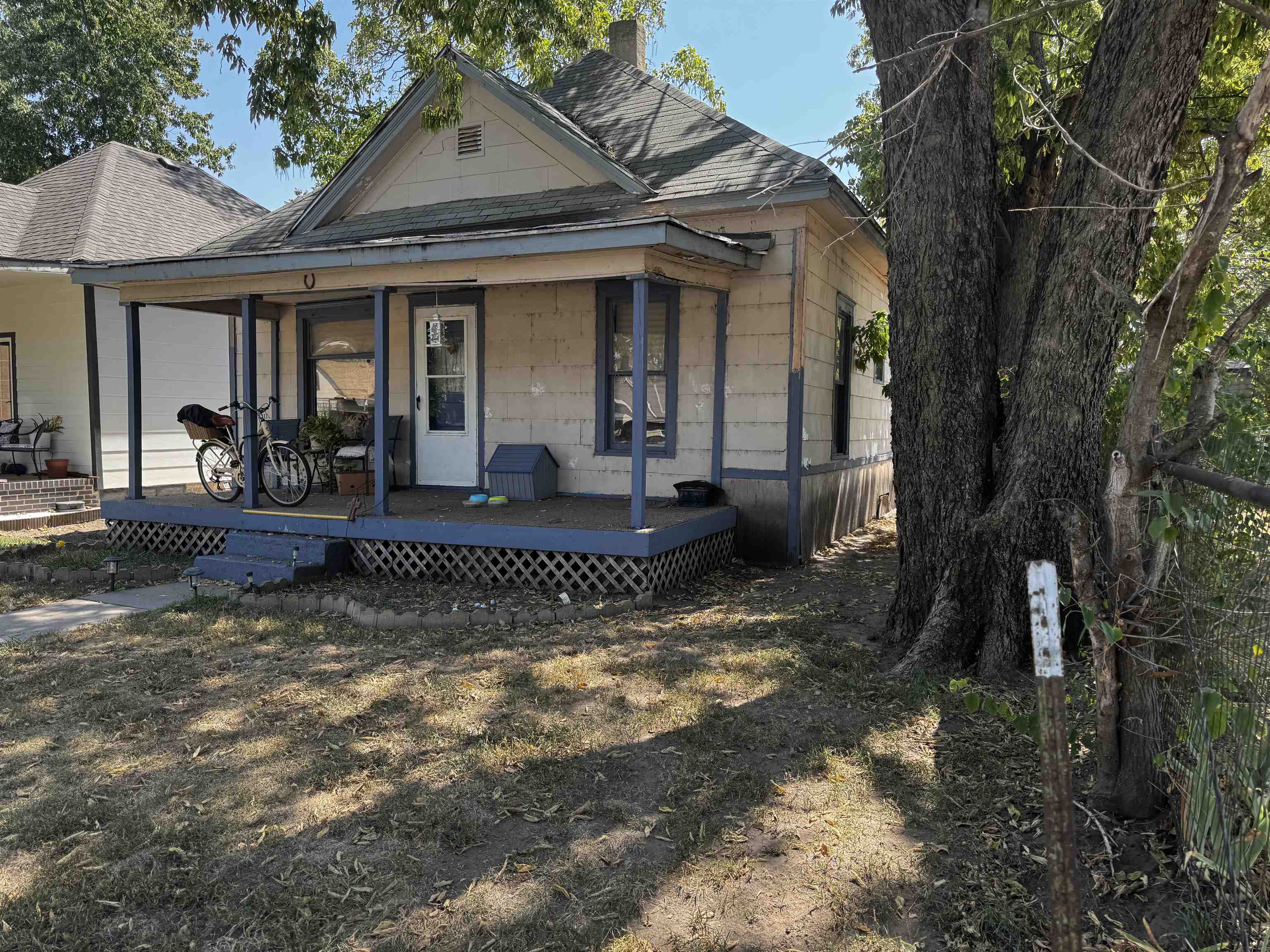121 E Campbell St, Hutchinson