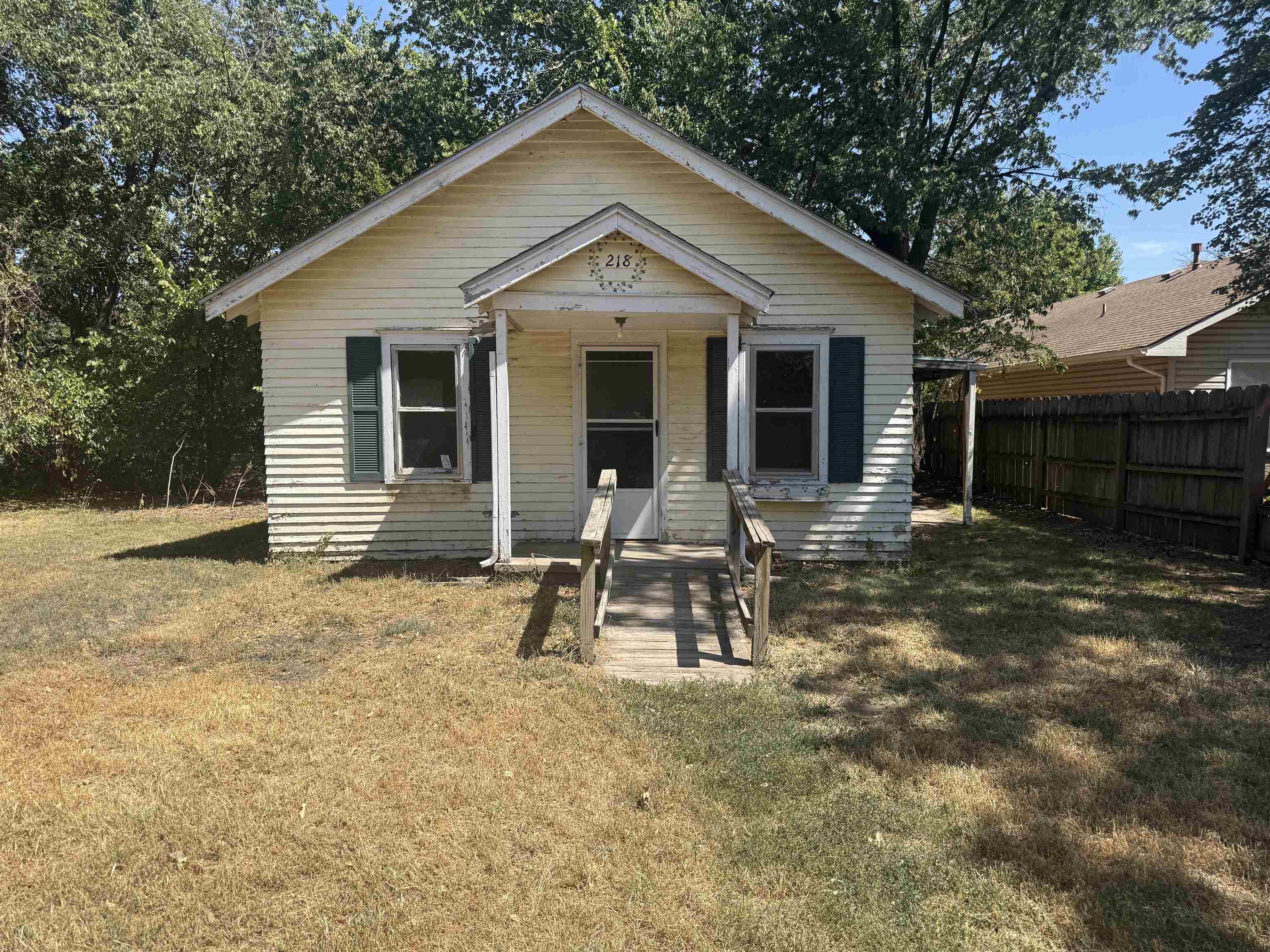 218 N Oak St, Goddard