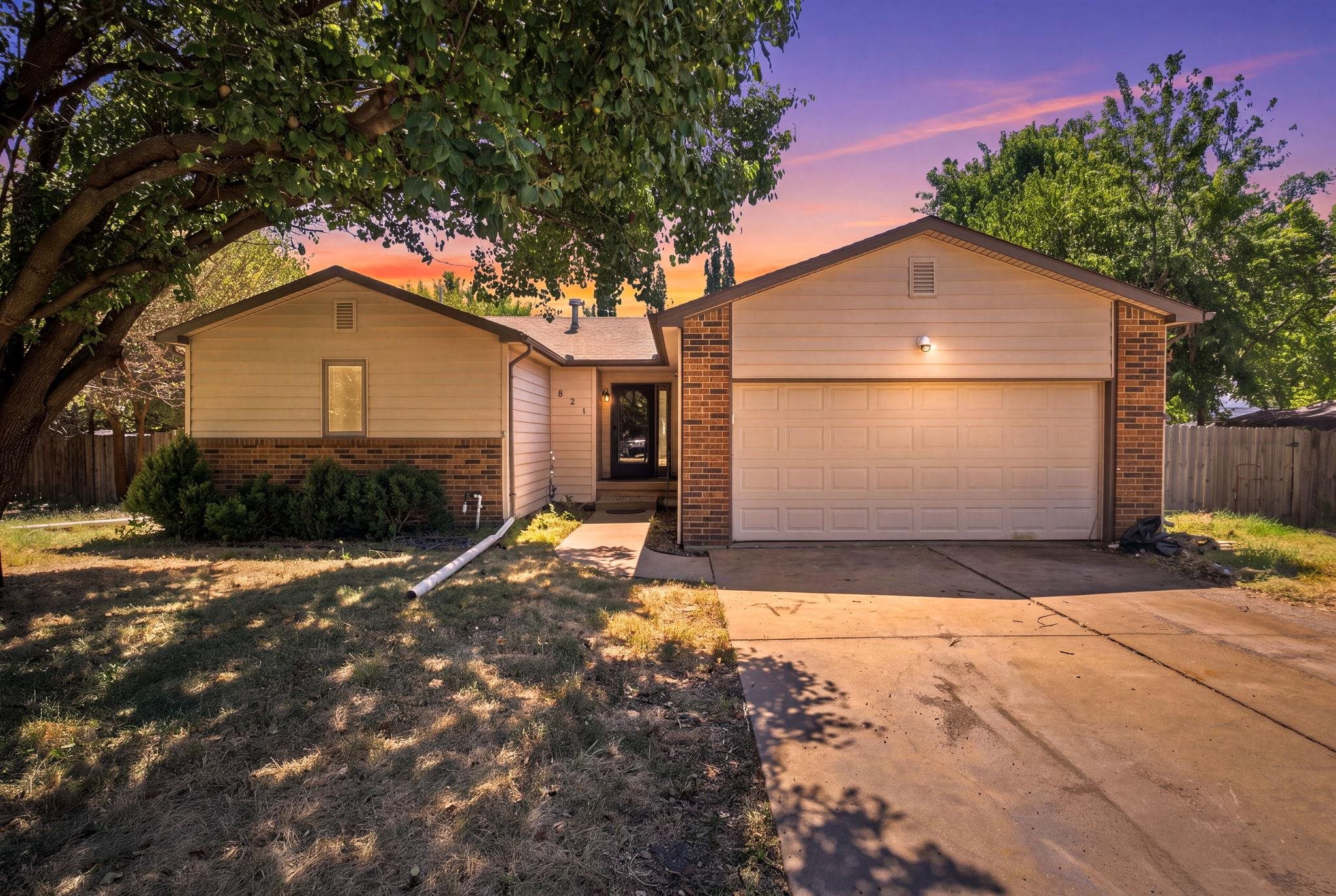 621 E Showalter, Rose Hill
