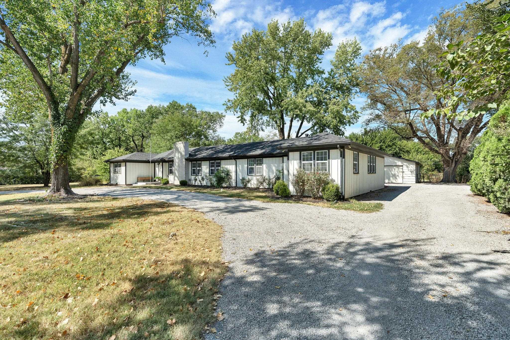 4051 N Harding, Bel Aire
