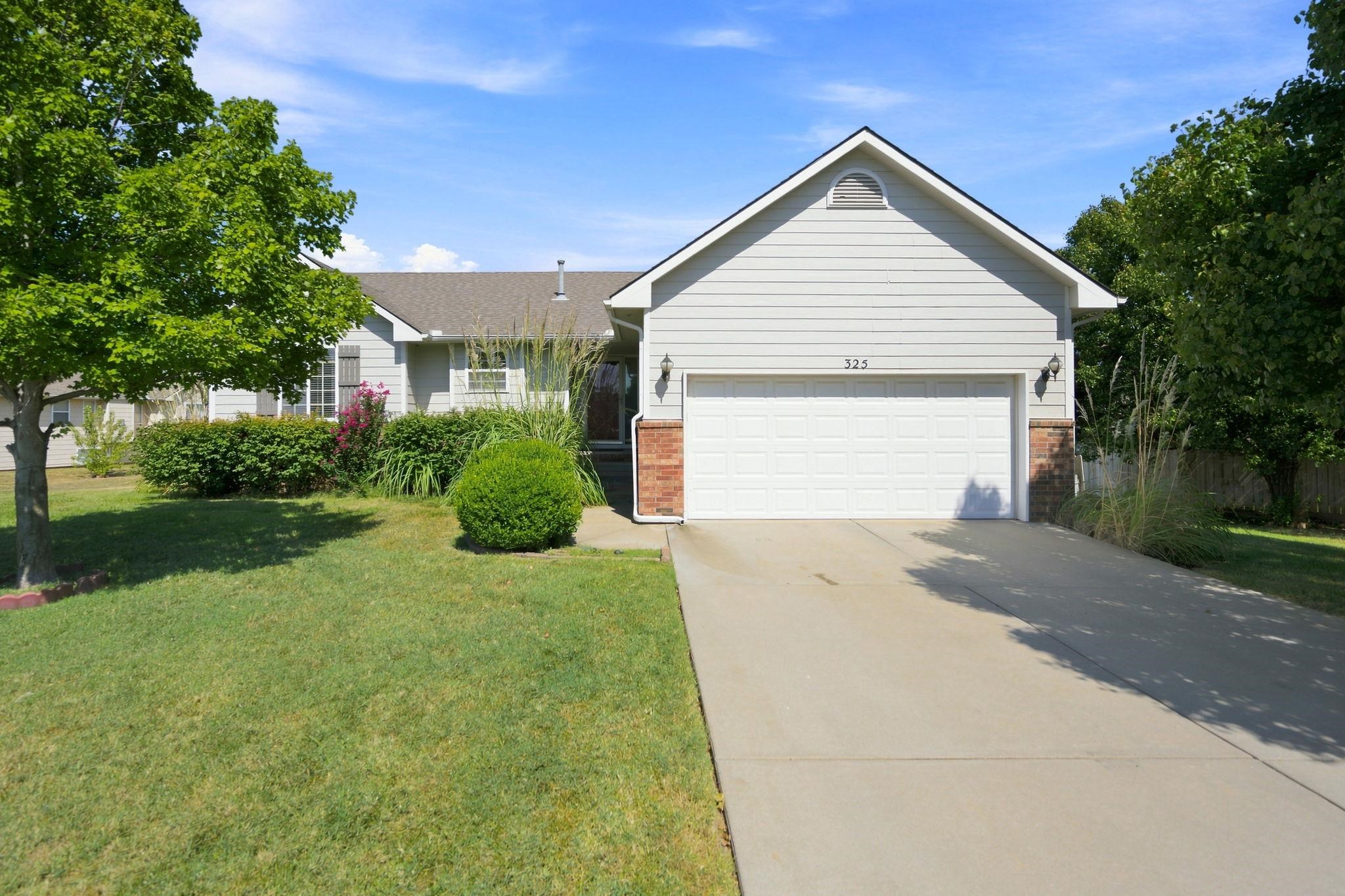 325 N Clay Circle, Wichita