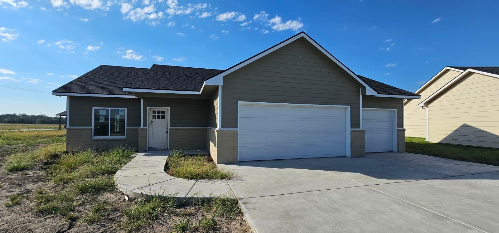 1621 Midway Ct., Valley Center, KS, 67147 photo 2