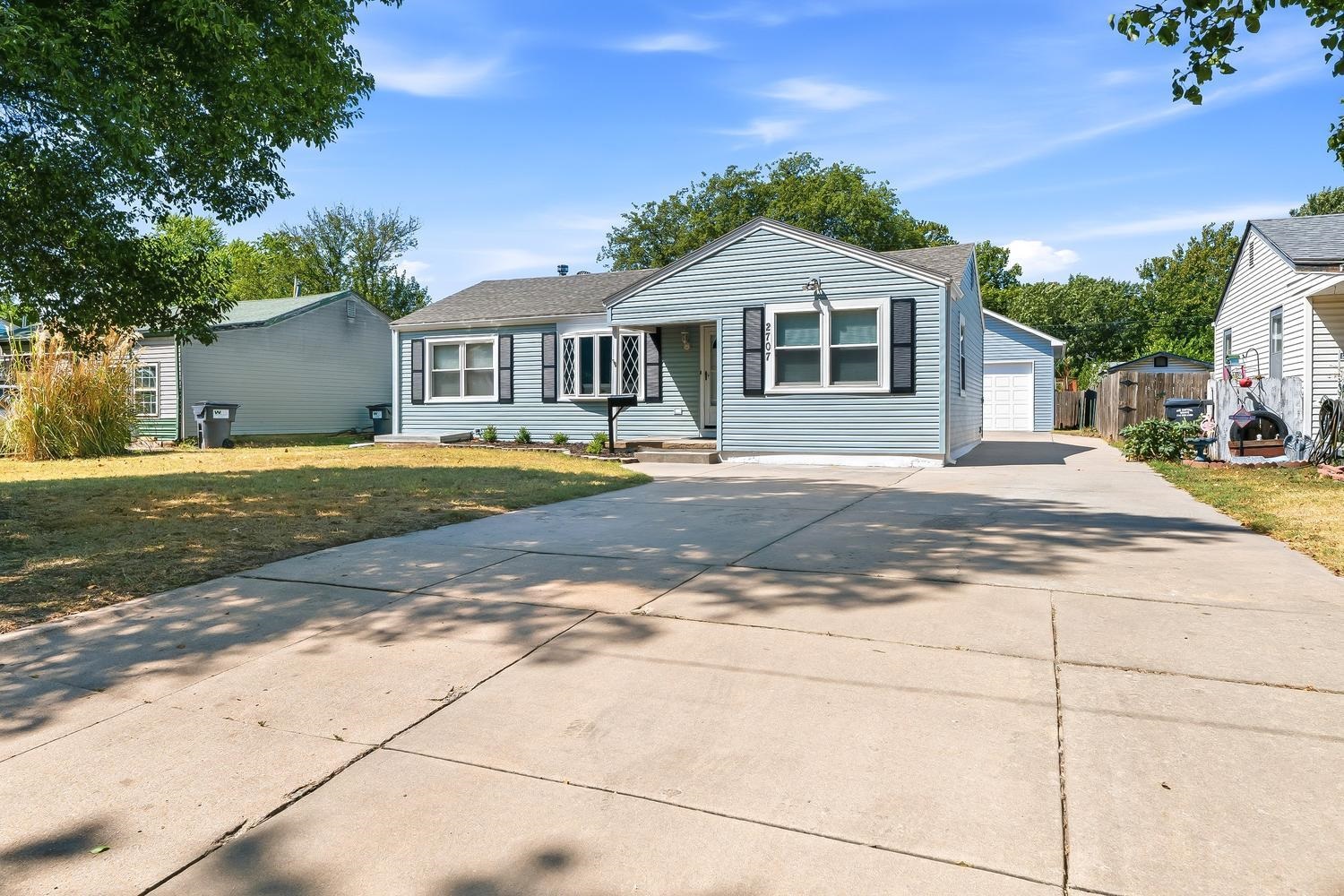 2707 S Greenwood St, Wichita