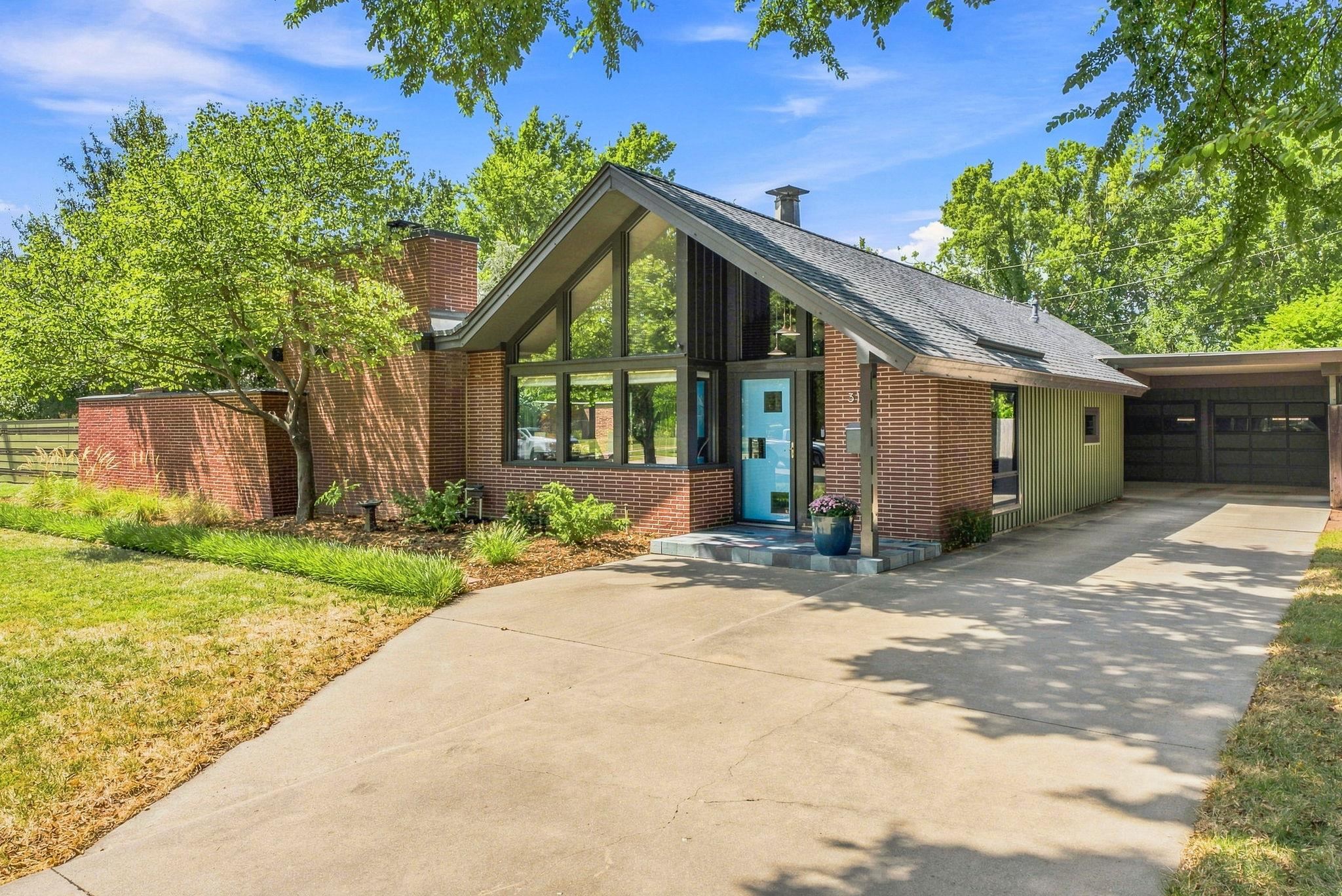 315 N Roosevelt St, Wichita