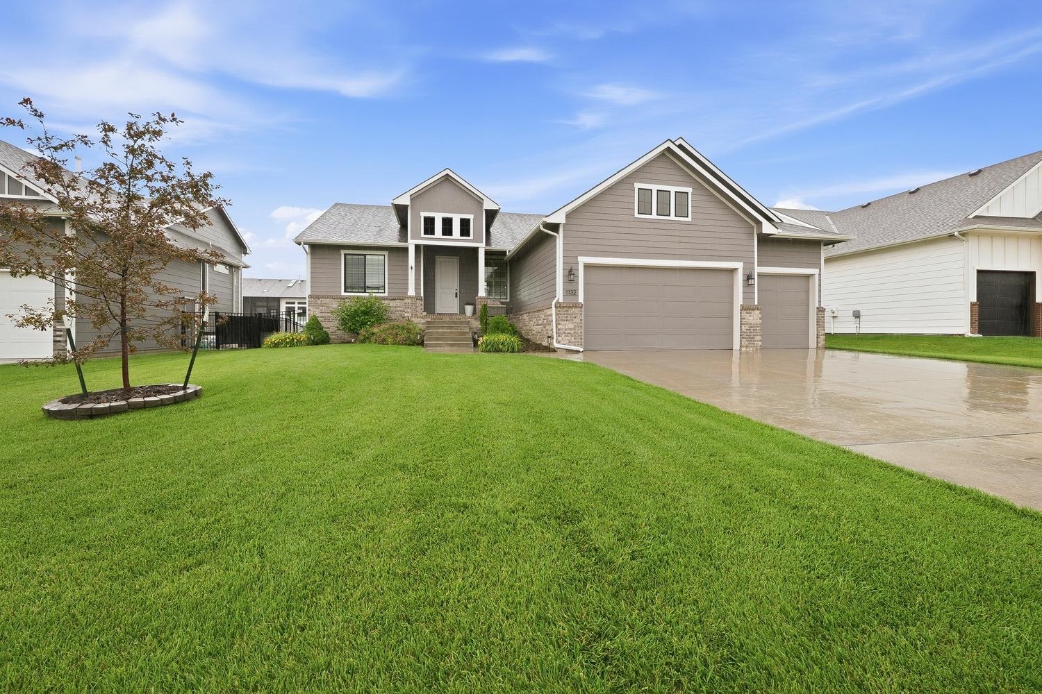 1132 W Ledgestone St, Andover