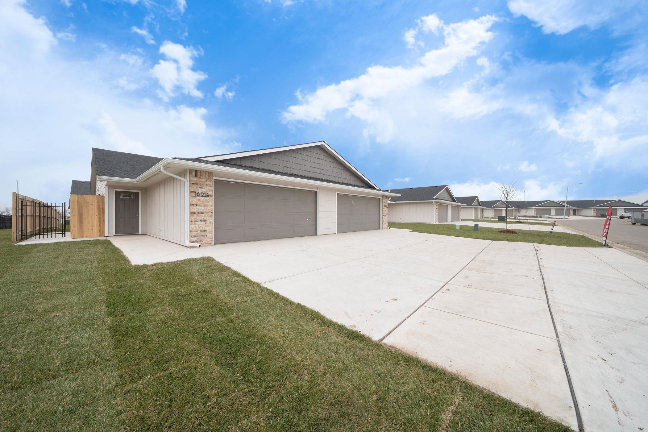 11990 W Wildwood St Unit #100, Wichita