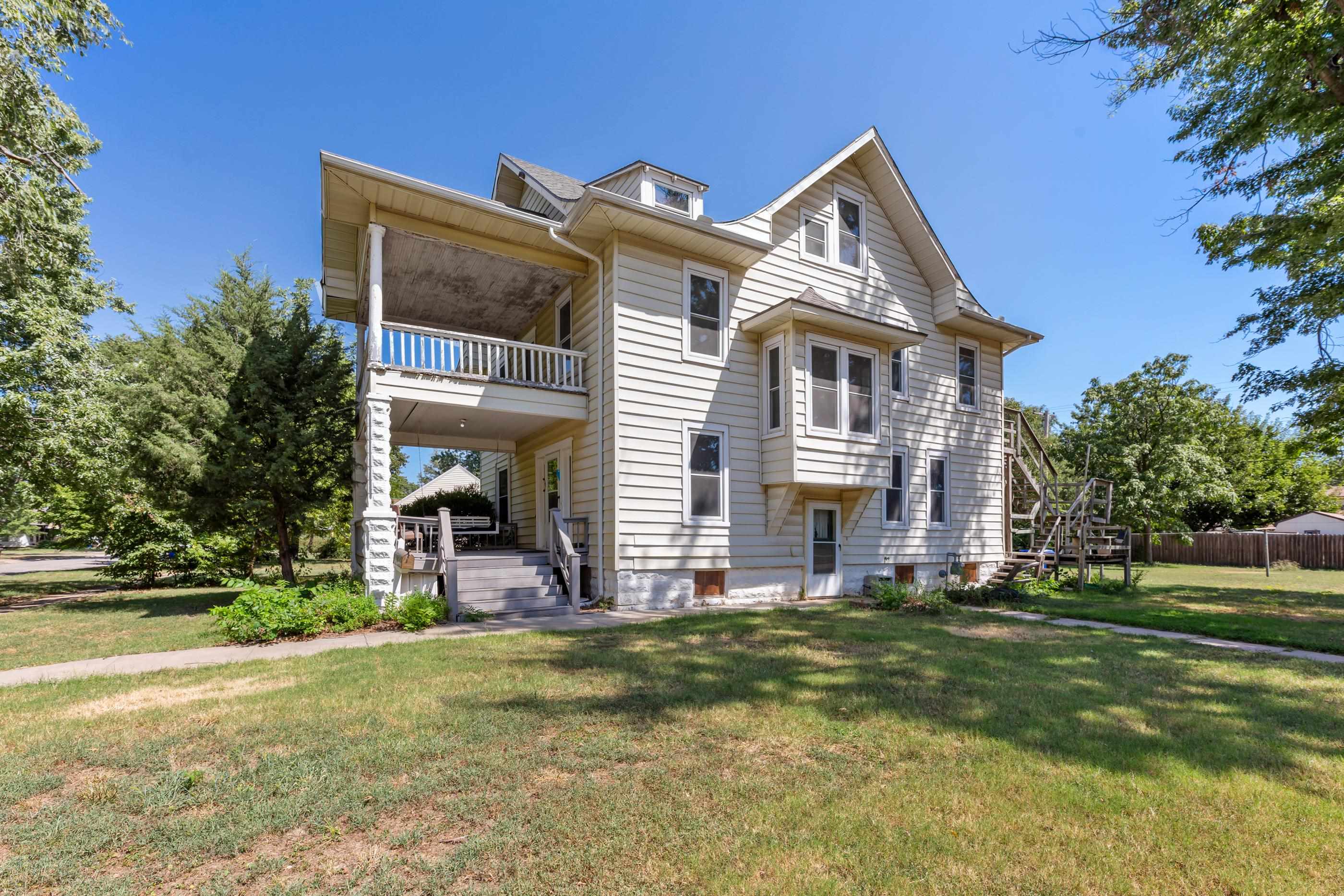 825 S Ash St, McPherson