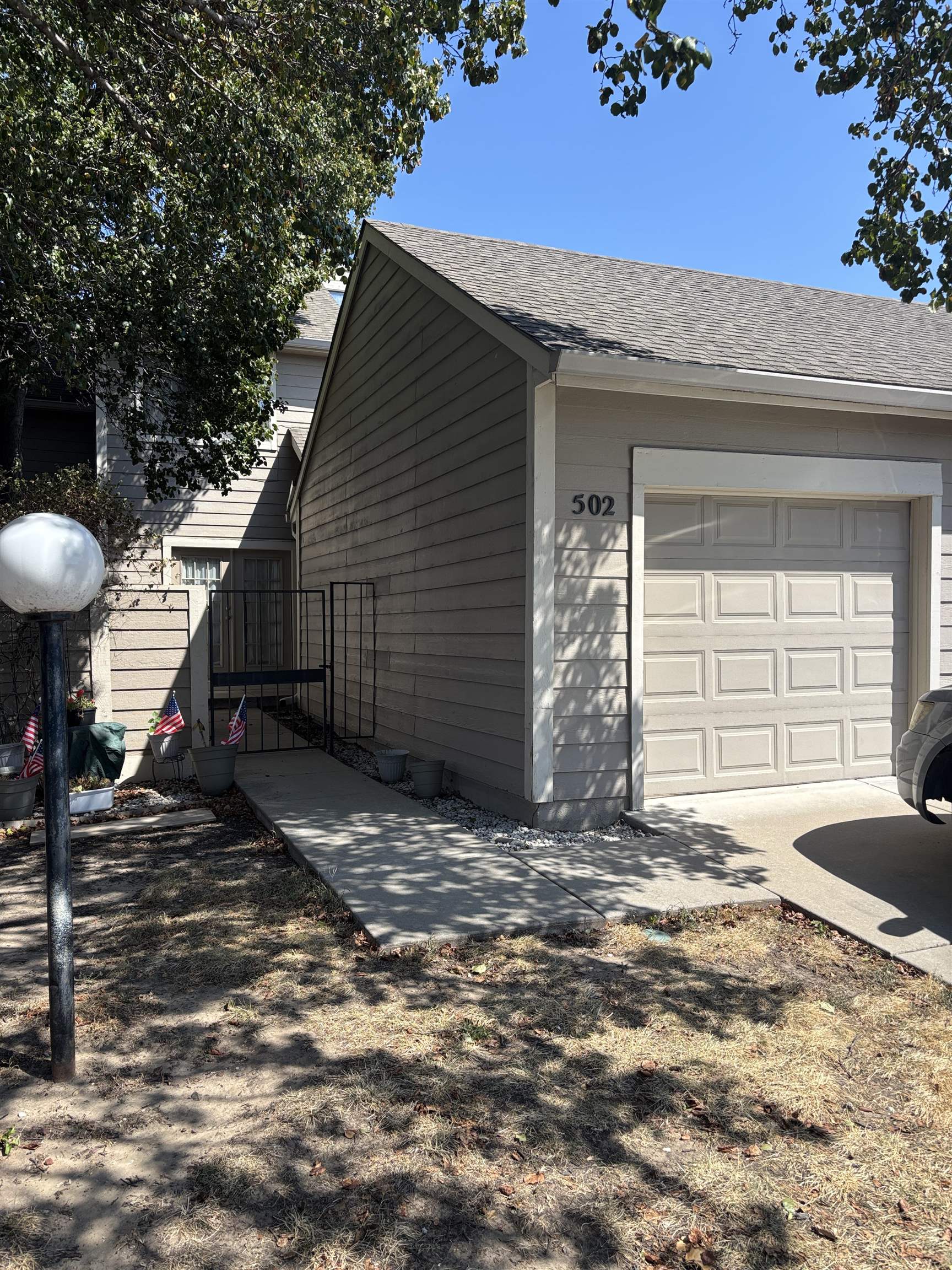 2221 N BRAMBLEWOOD, Wichita
