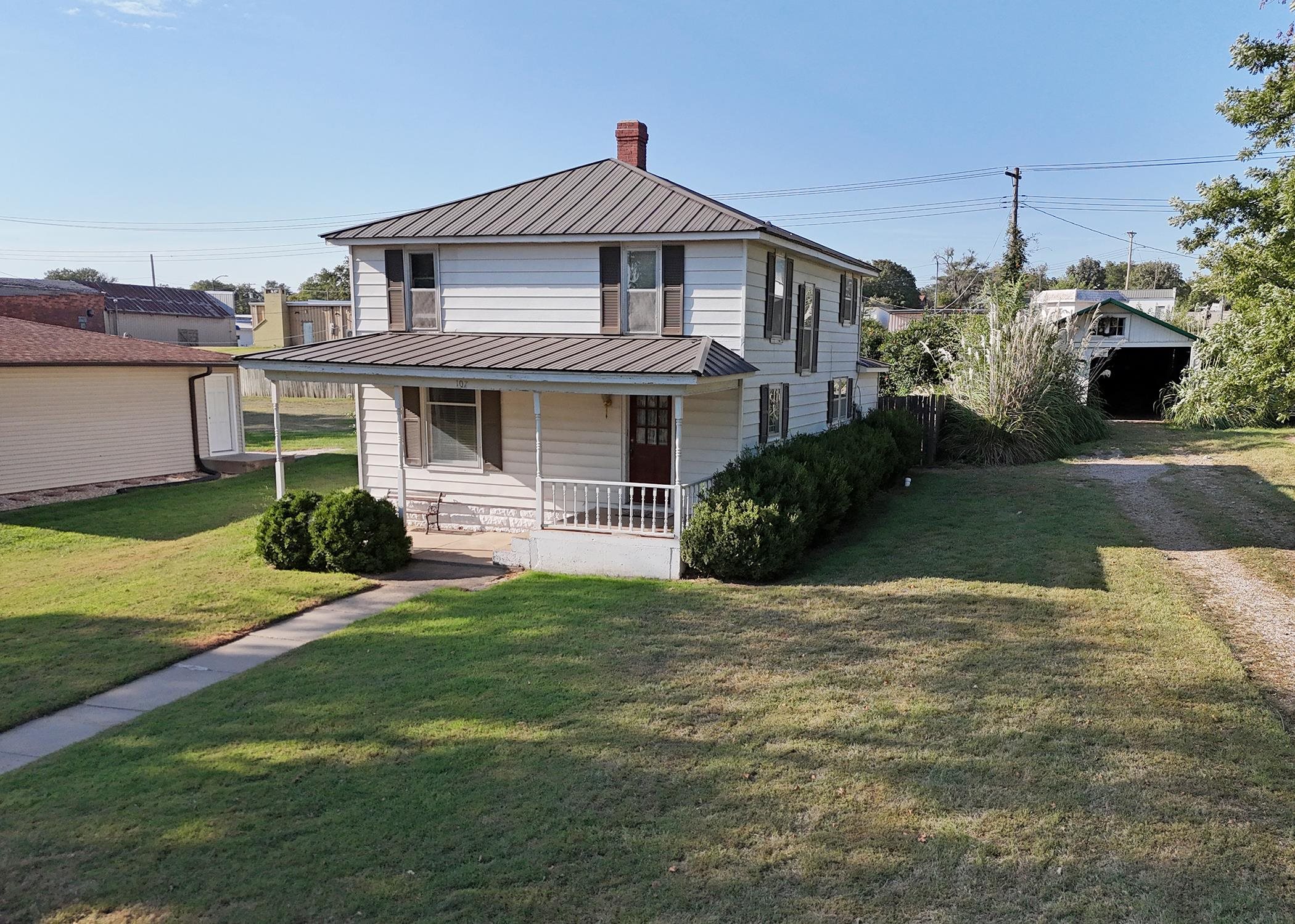 107 E Bartlett St, Clifton