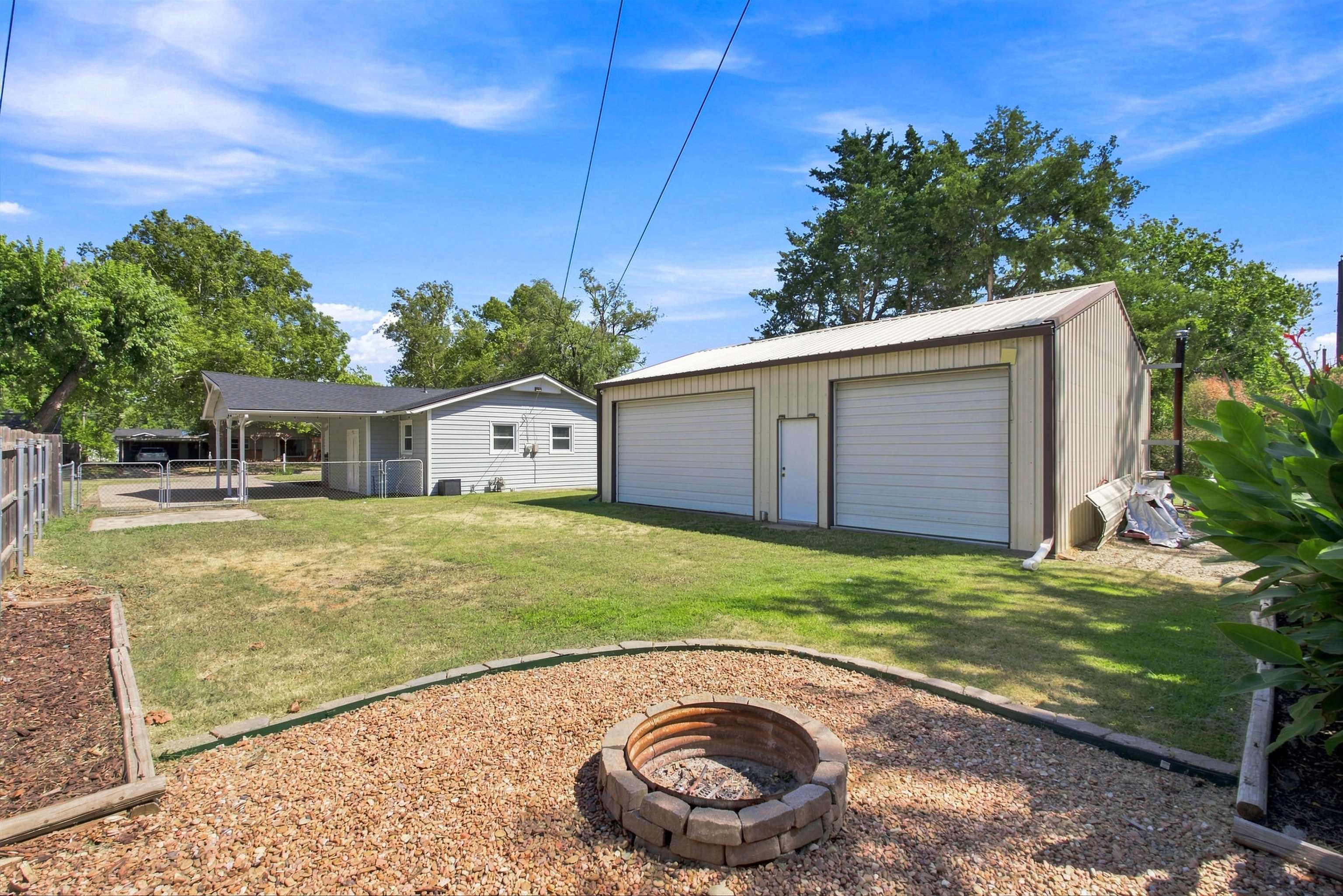4221 W Memory LN, Wichita