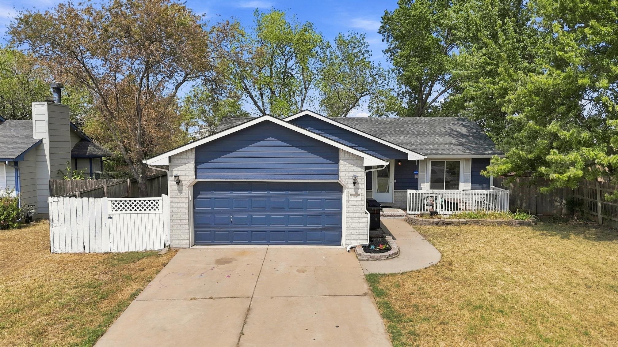 1607 S Lark Ct, Wichita