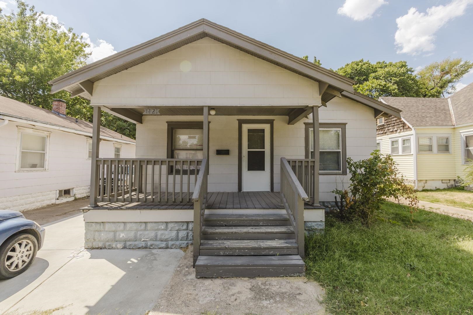 1421 S Hydraulic, Wichita