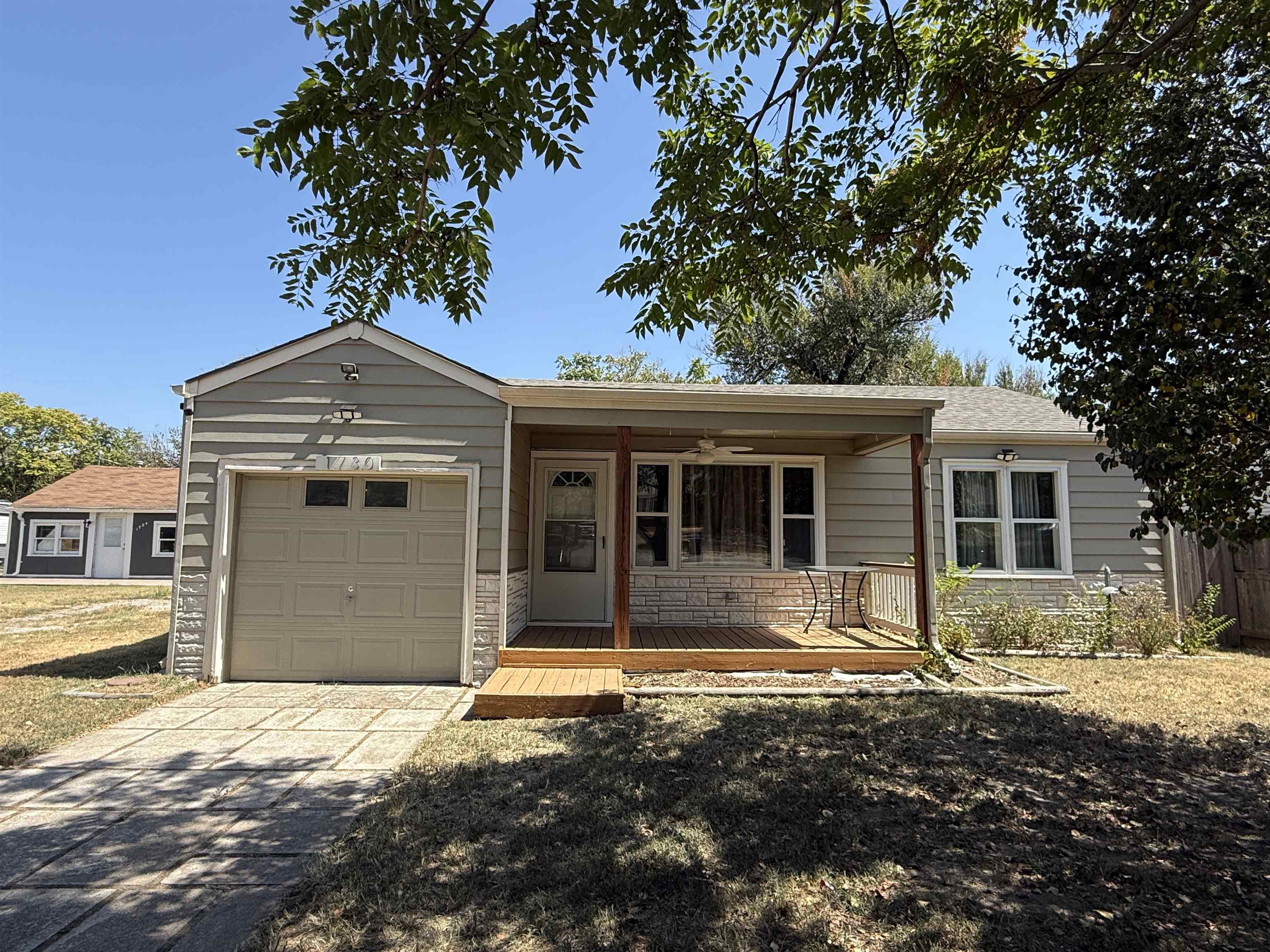 1730 S Dodge Ave, Wichita