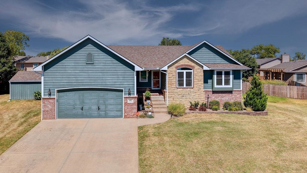 611 Cleek Ct, Winfield