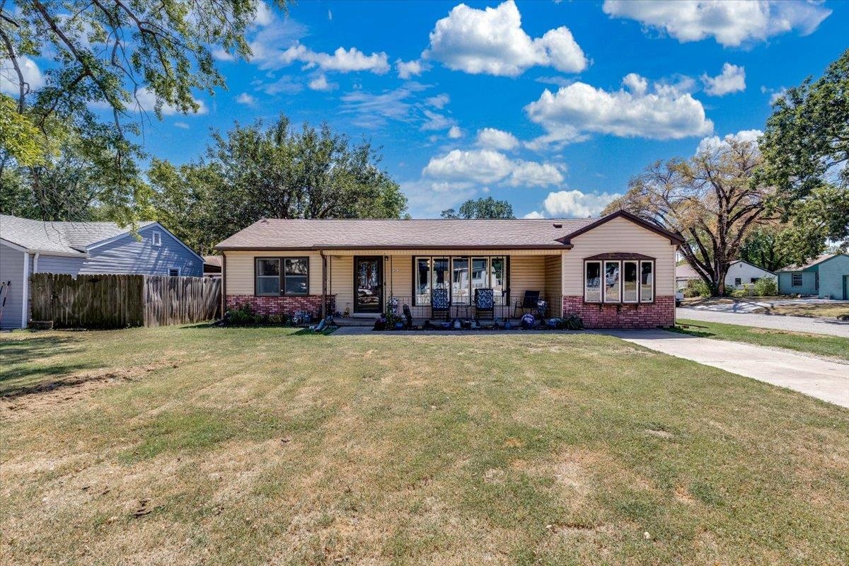 203 Martha Ave, Mulvane