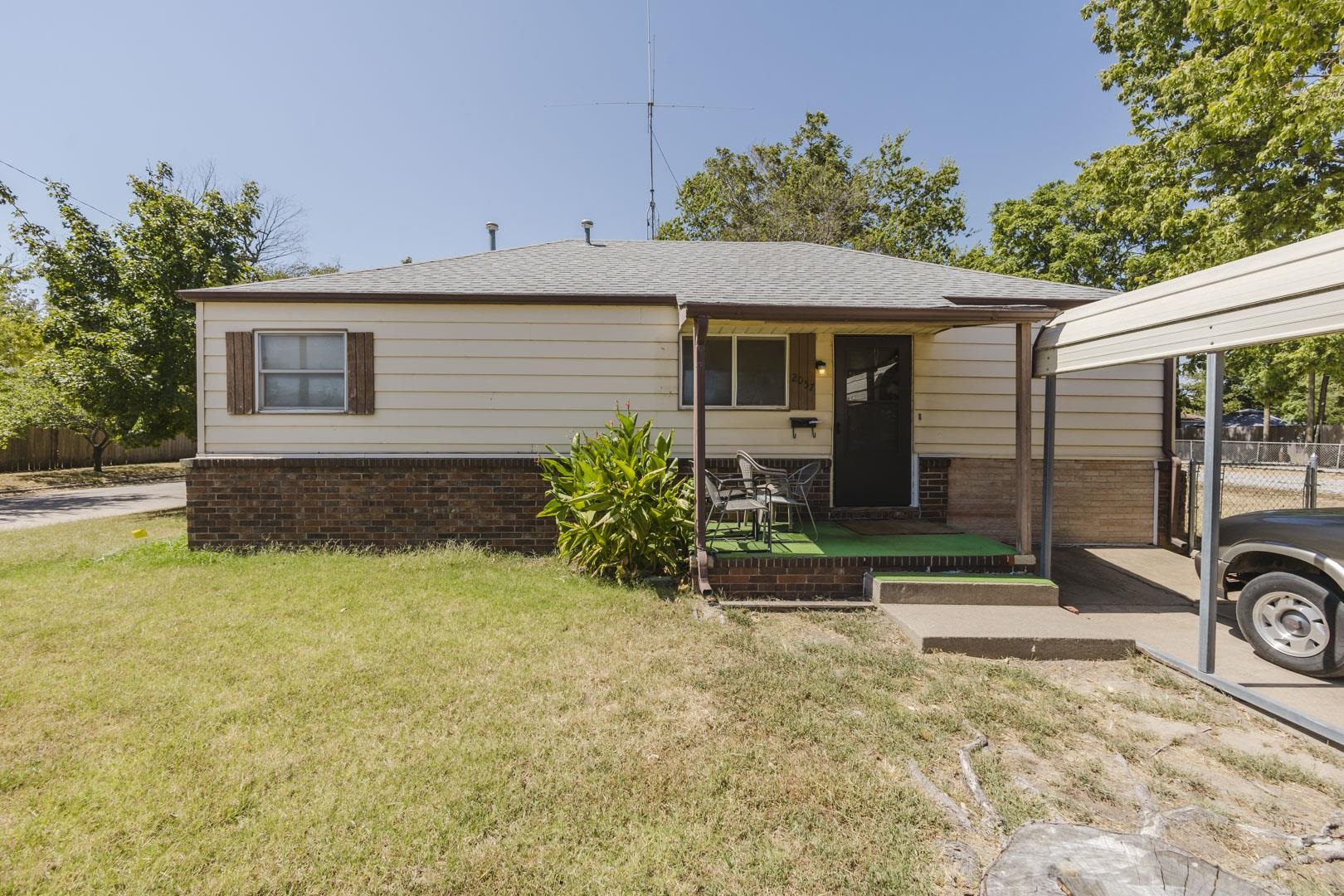 2057 S Santa Fe St., Wichita