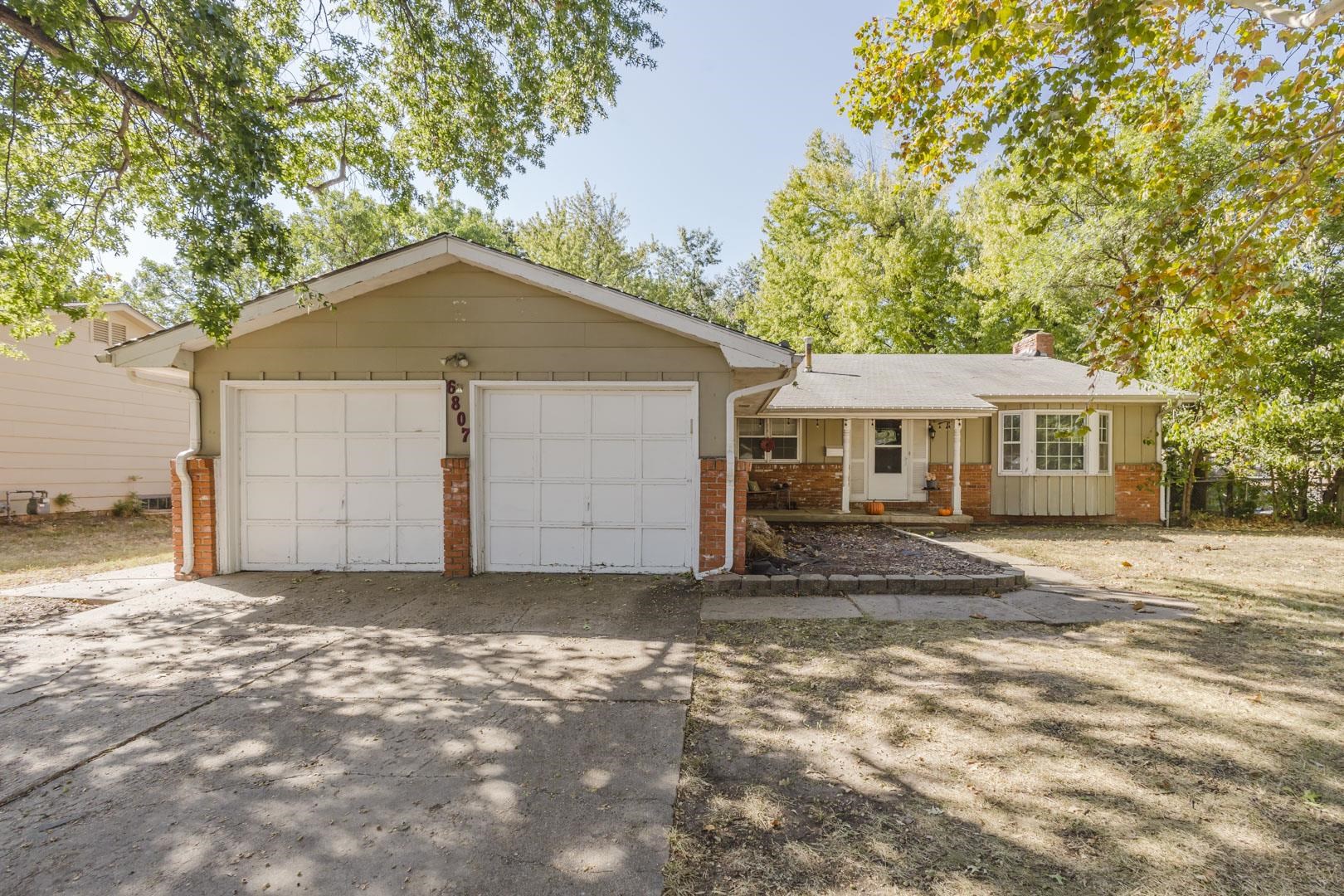 6807 E Bayley, Wichita