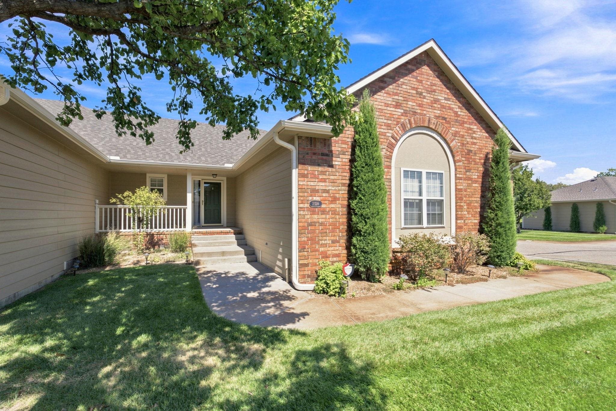 2339 N Lakeway Ct, Wichita