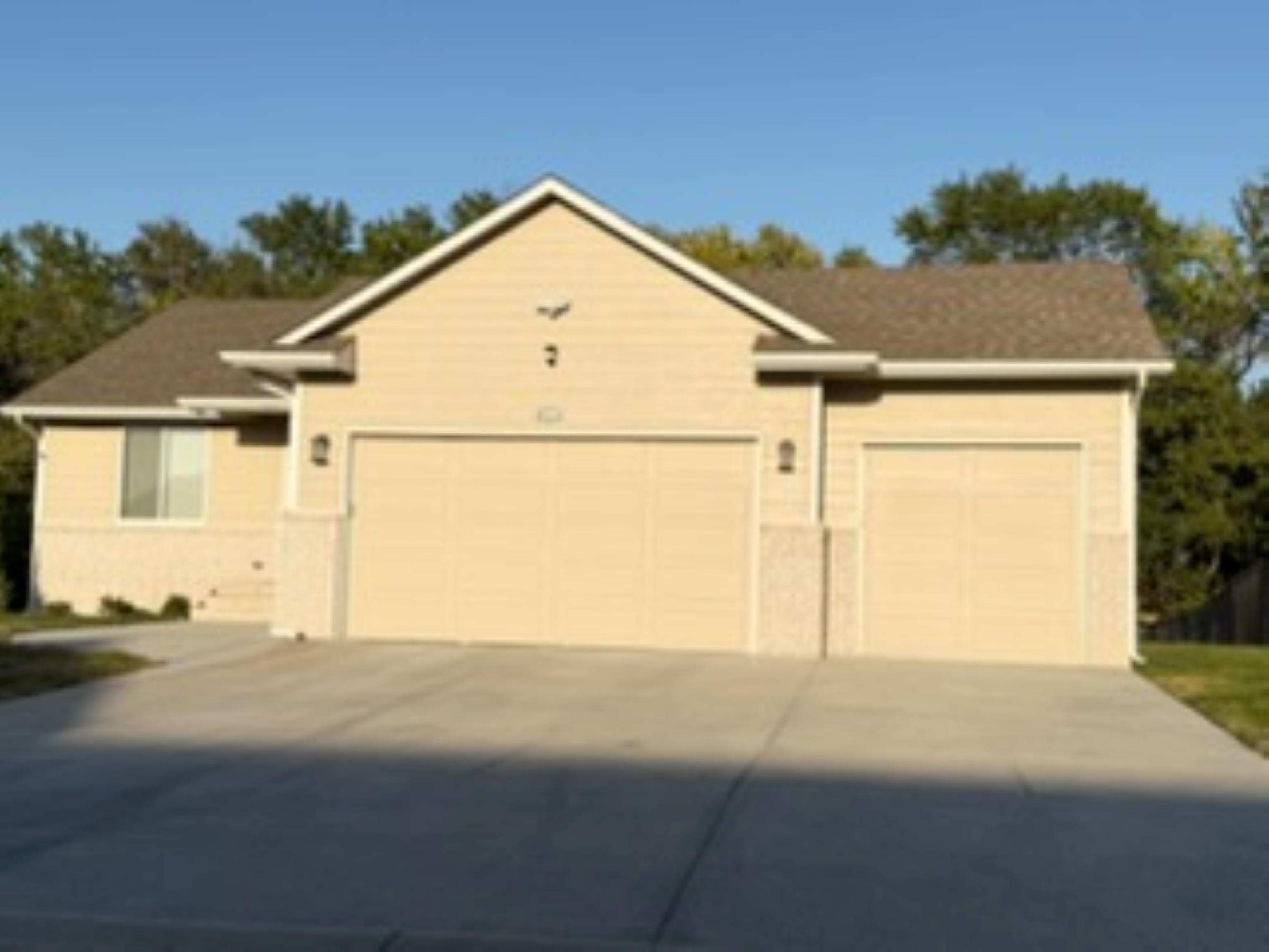 13529 E Rose St, Wichita
