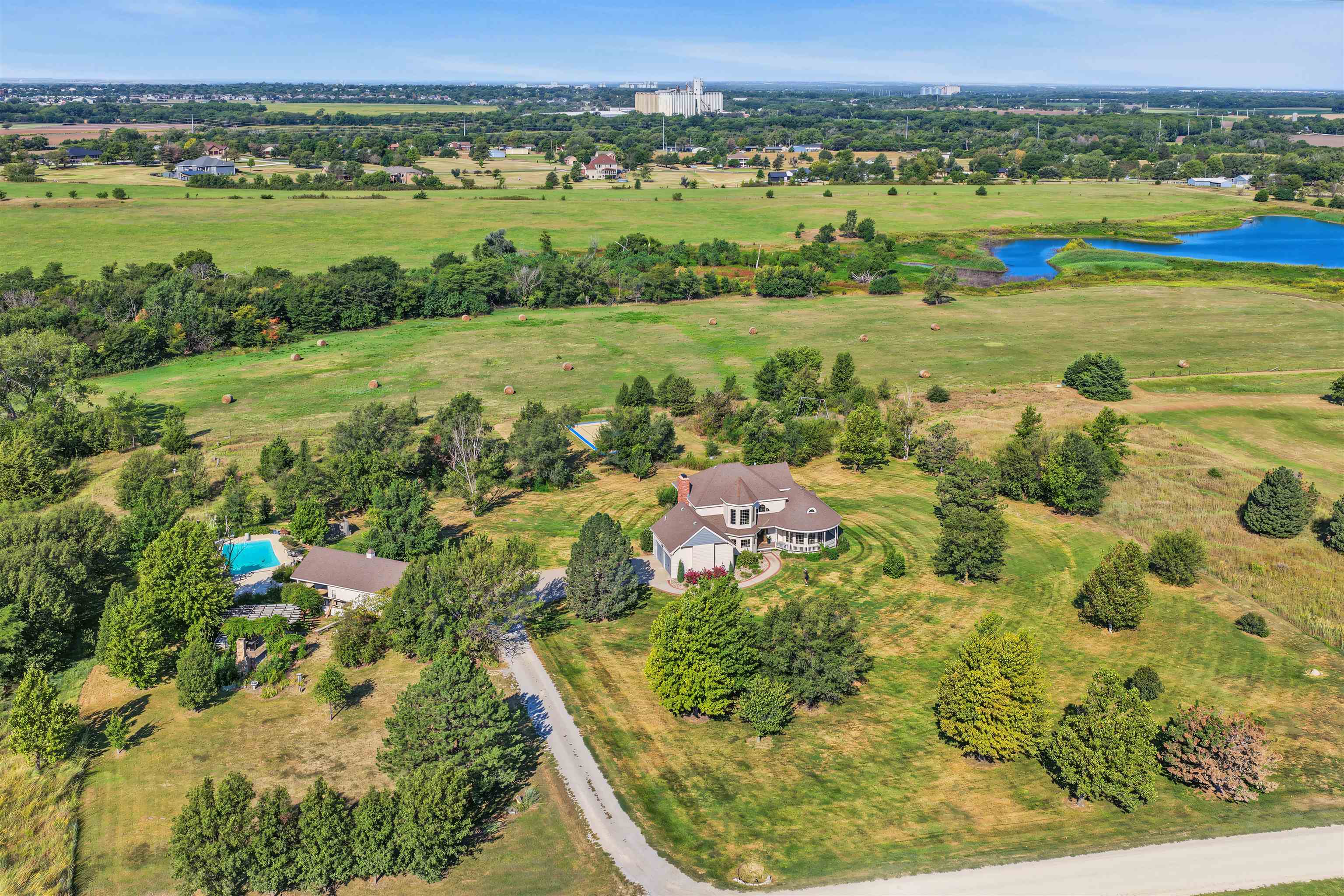 356 S Country Estates Dr, Salina