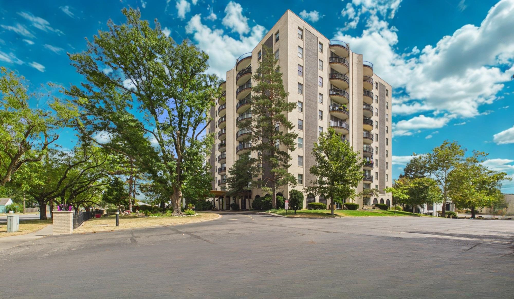 5051 E Lincoln St, Wichita