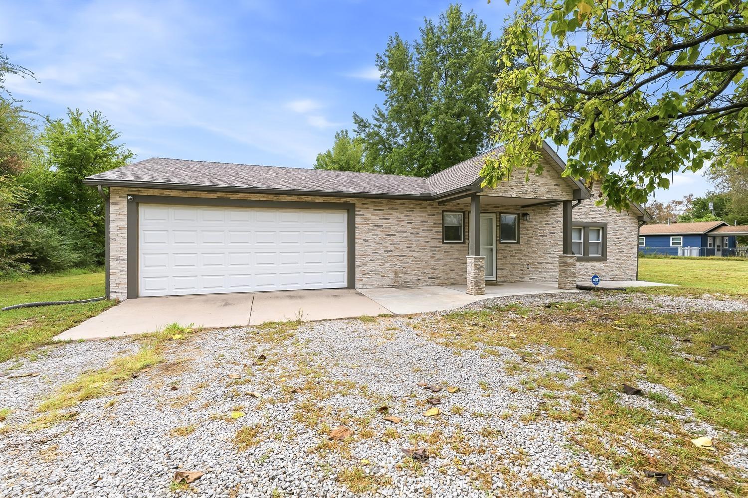 129 E Dorrell St, Haysville
