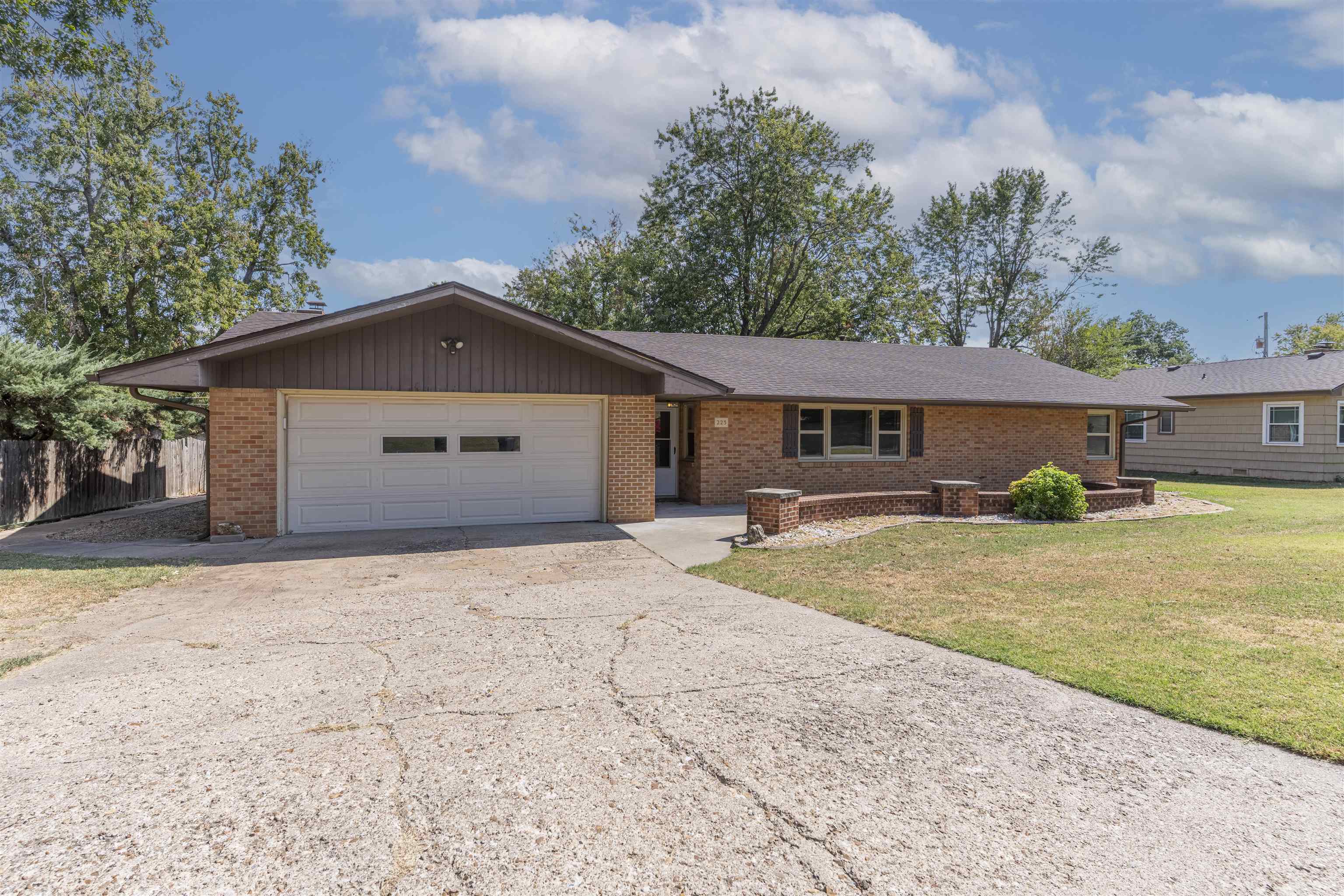 225 Highland Dr., Arkansas City