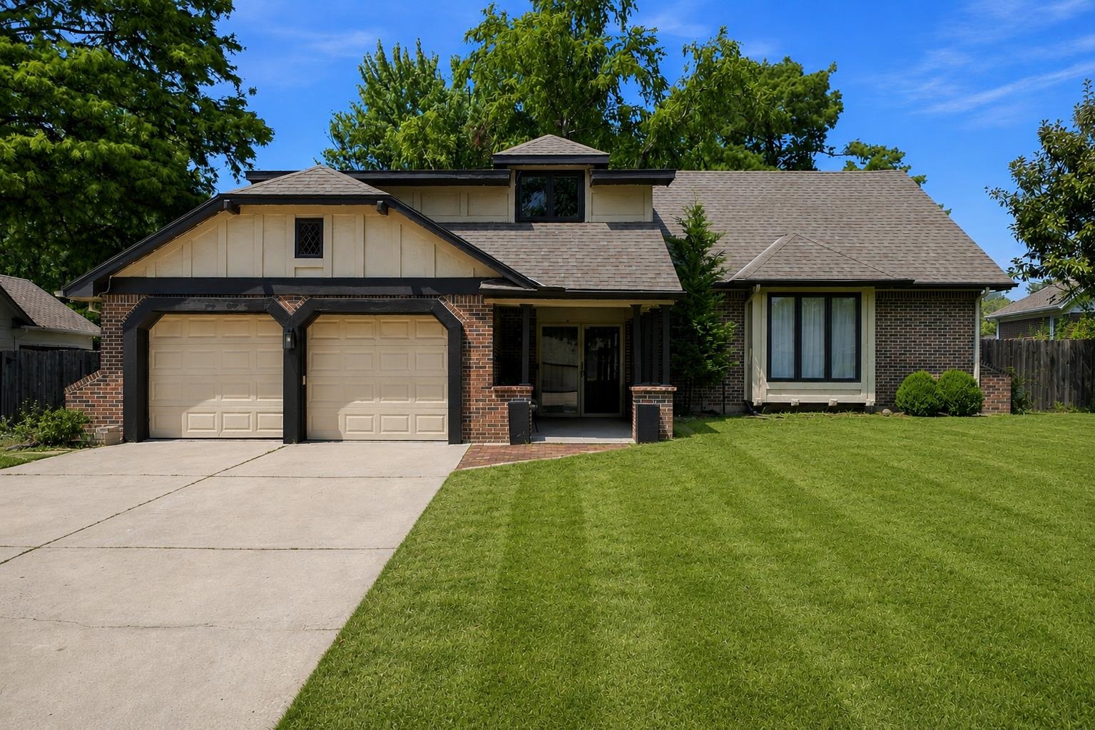 8410 E Overbrook St, Wichita