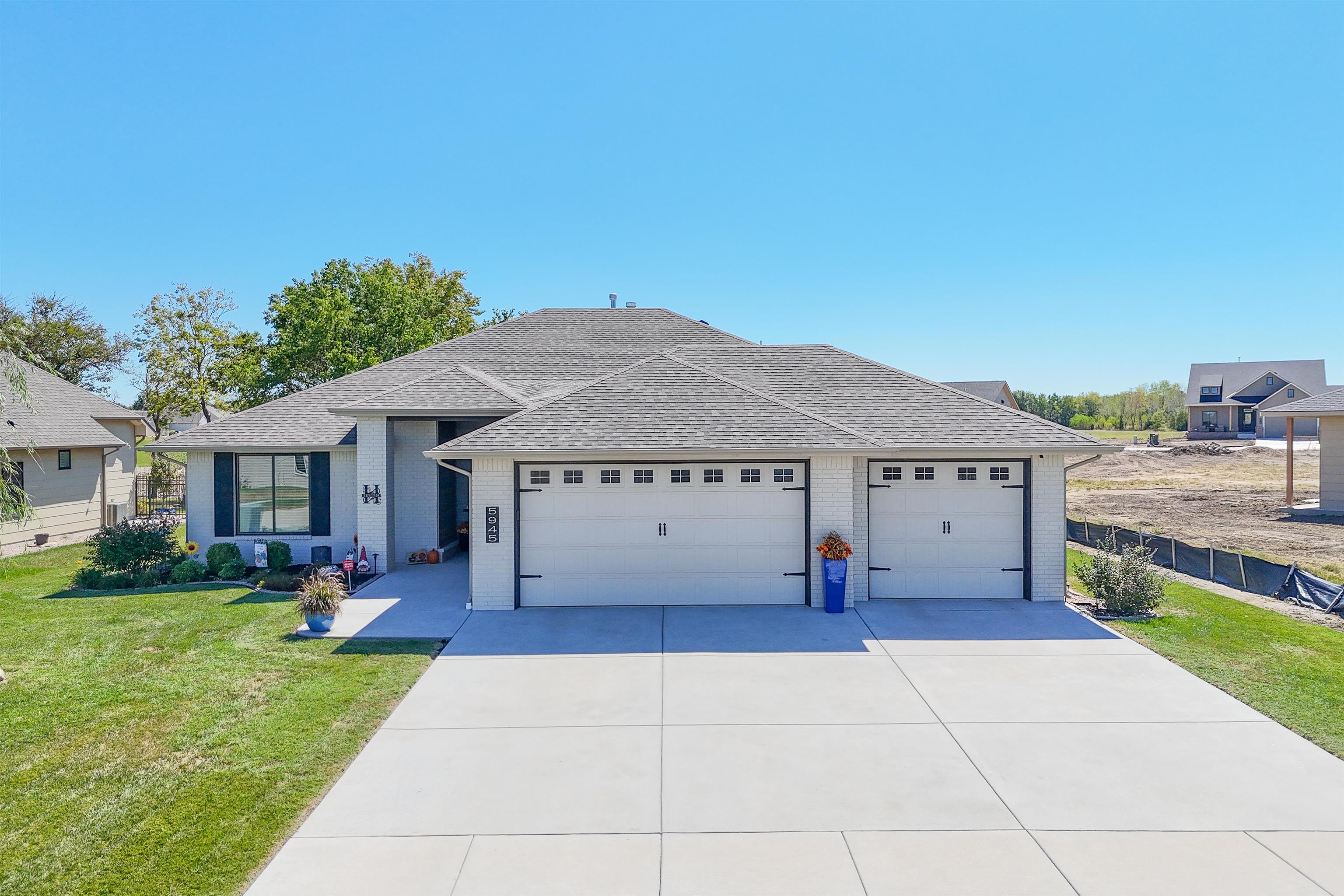 5945 E Forbes, Bel Aire