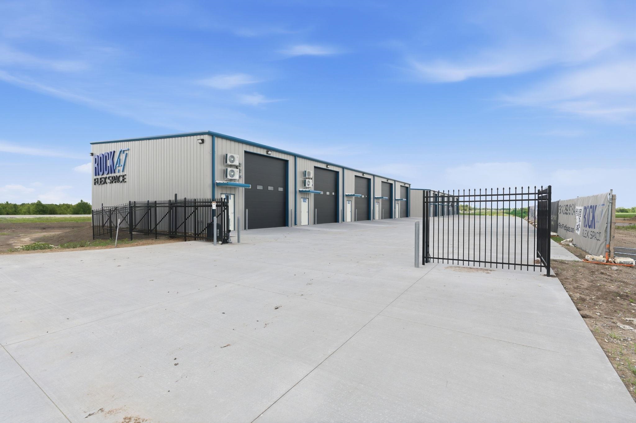 4659 S Rock Rd, Derby