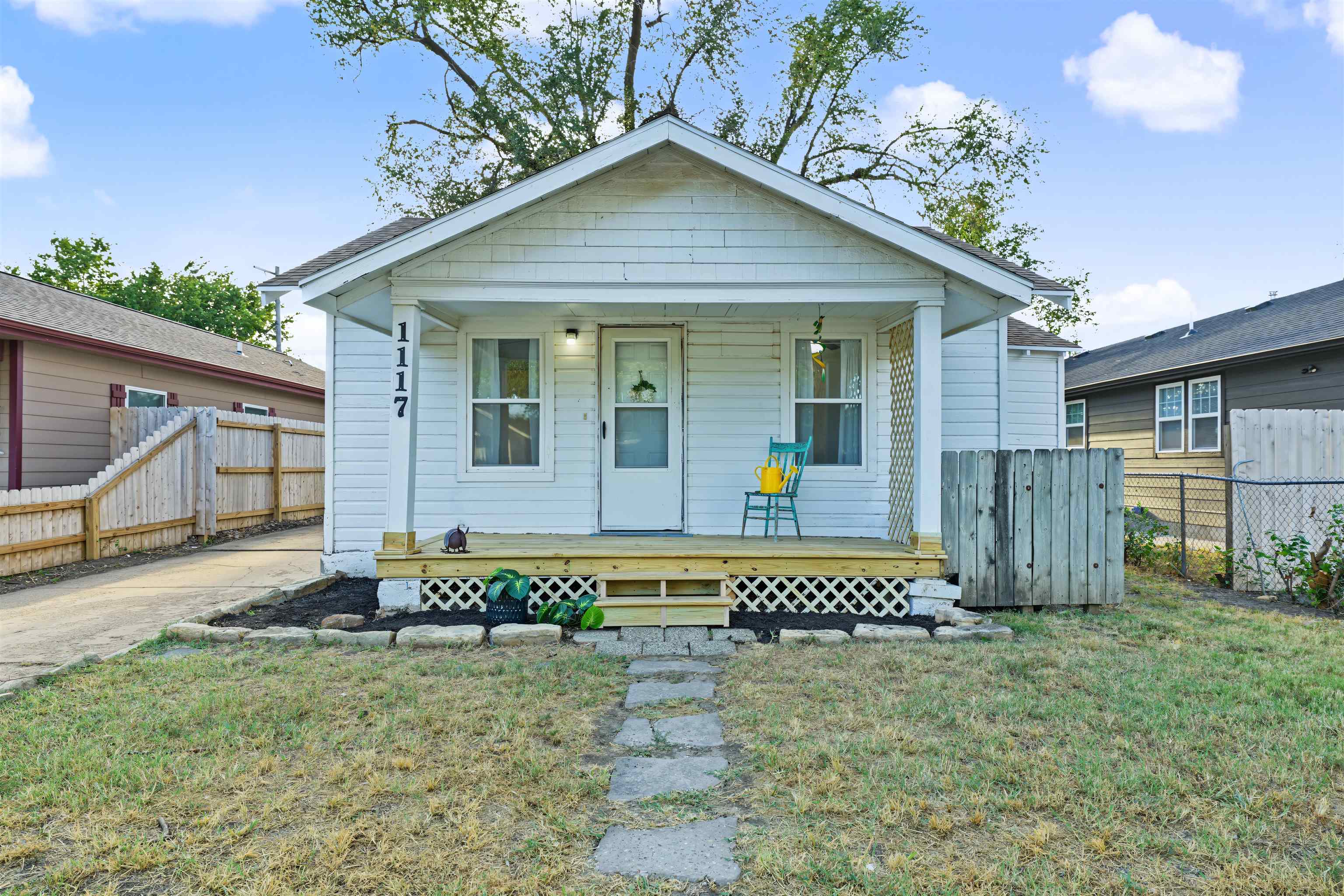 1117 N 8th St, Salina