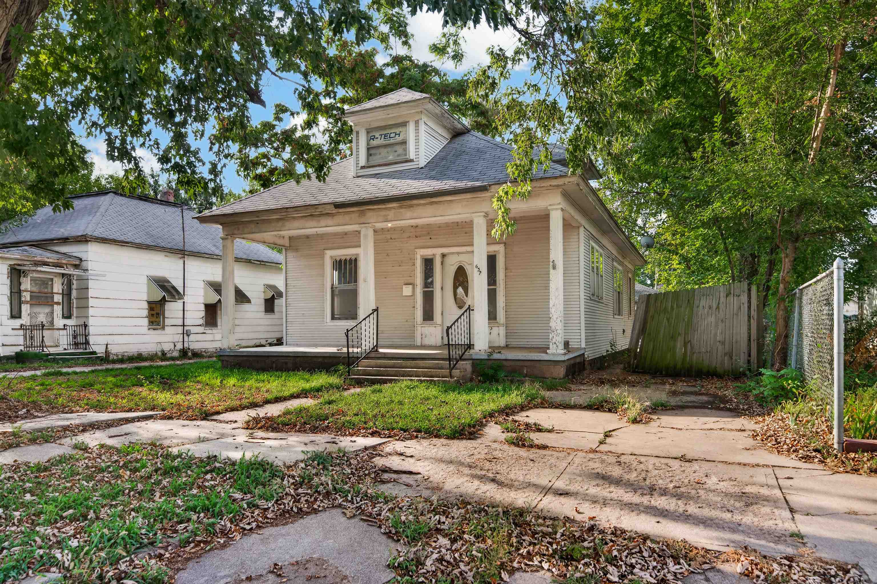 637 E 1st Ave, Hutchinson