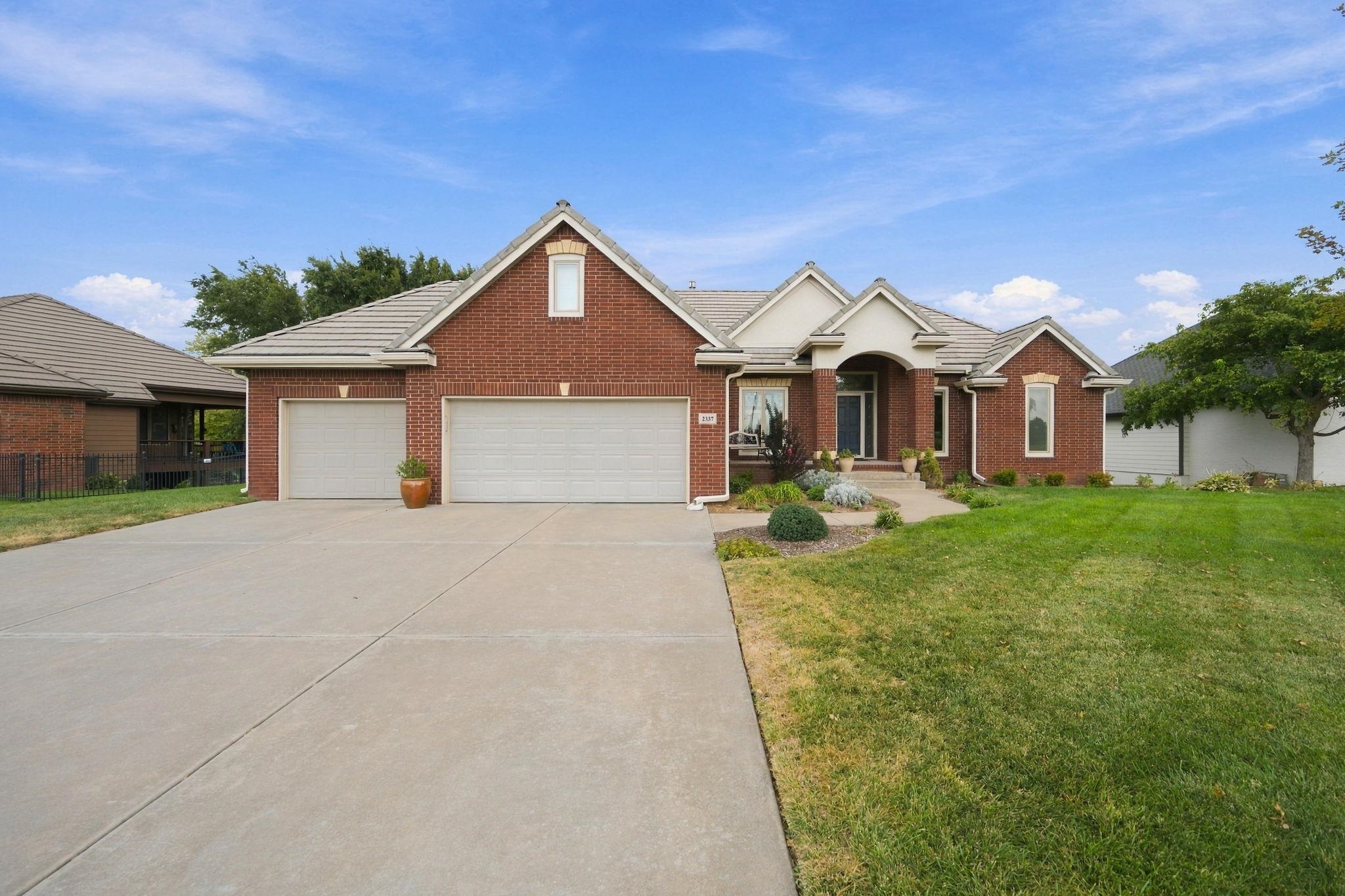 2337 W Harborlight, Wichita