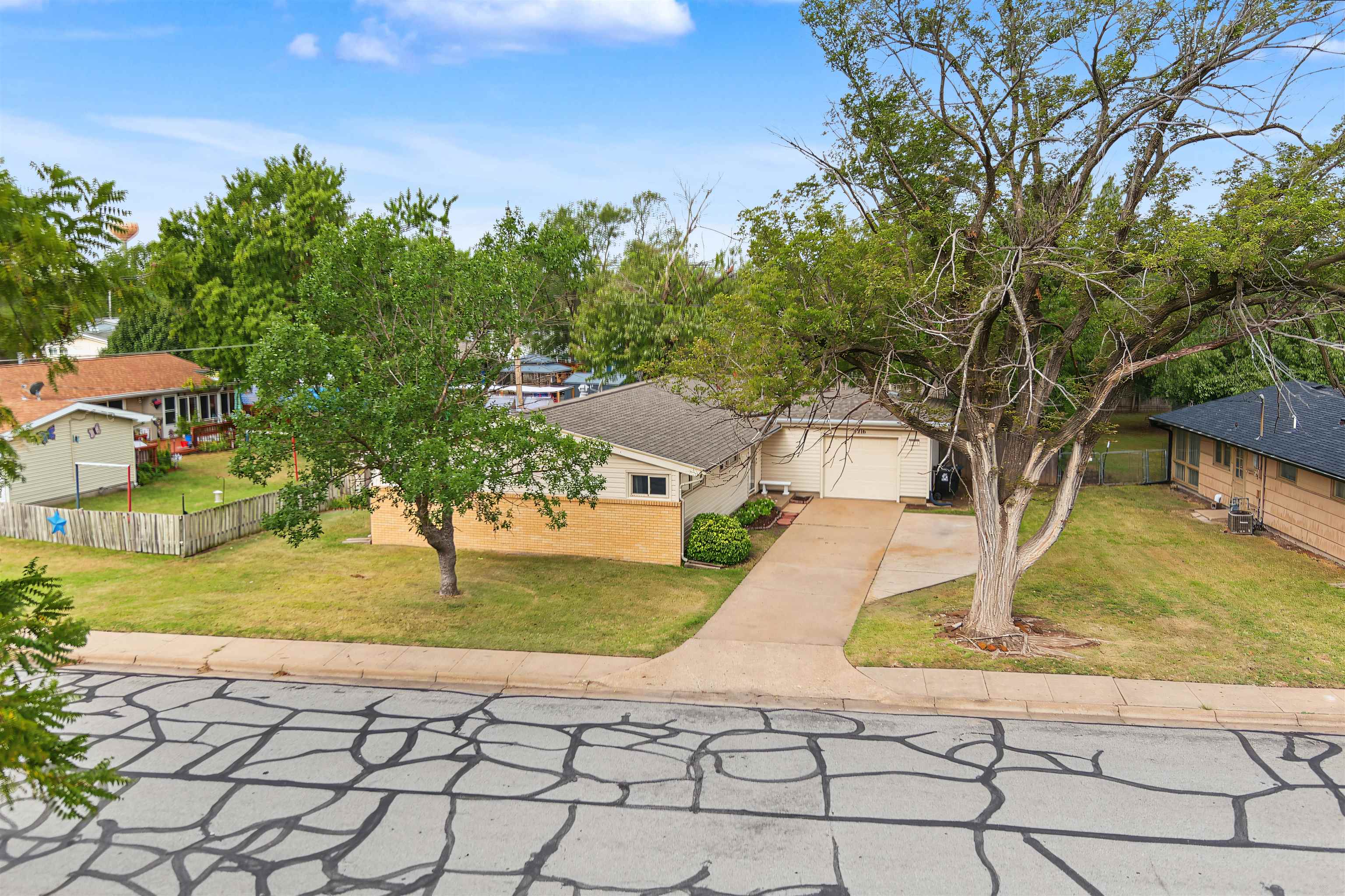 3216 Canterbury Dr, Salina