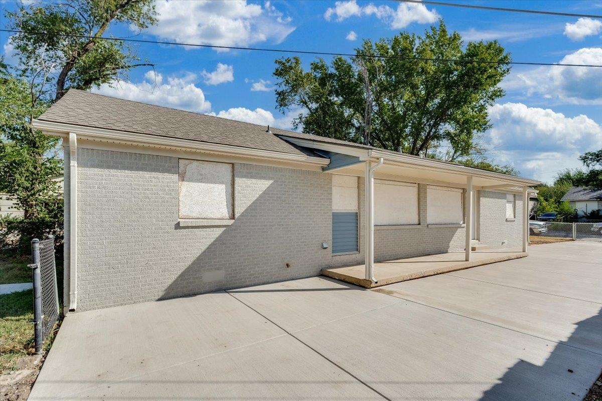 1233 N Lorraine, Wichita