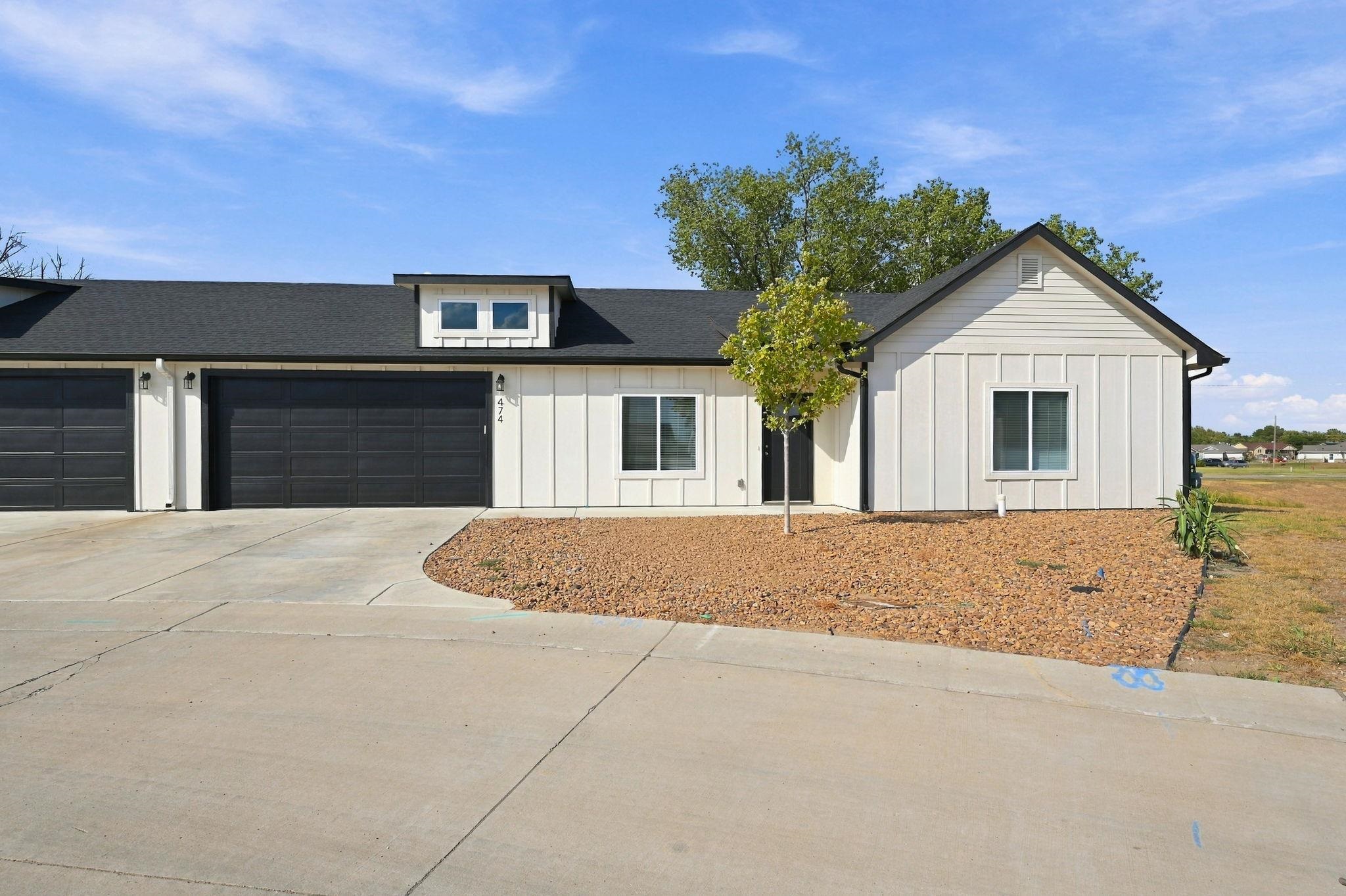 474 E Harper St, Valley Center