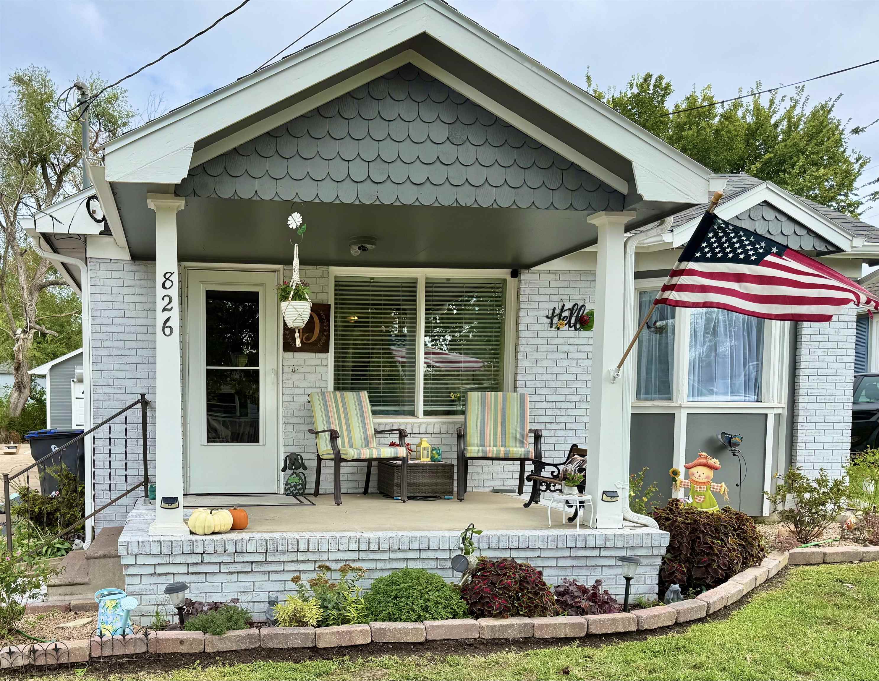 826 Old Main St, Newton