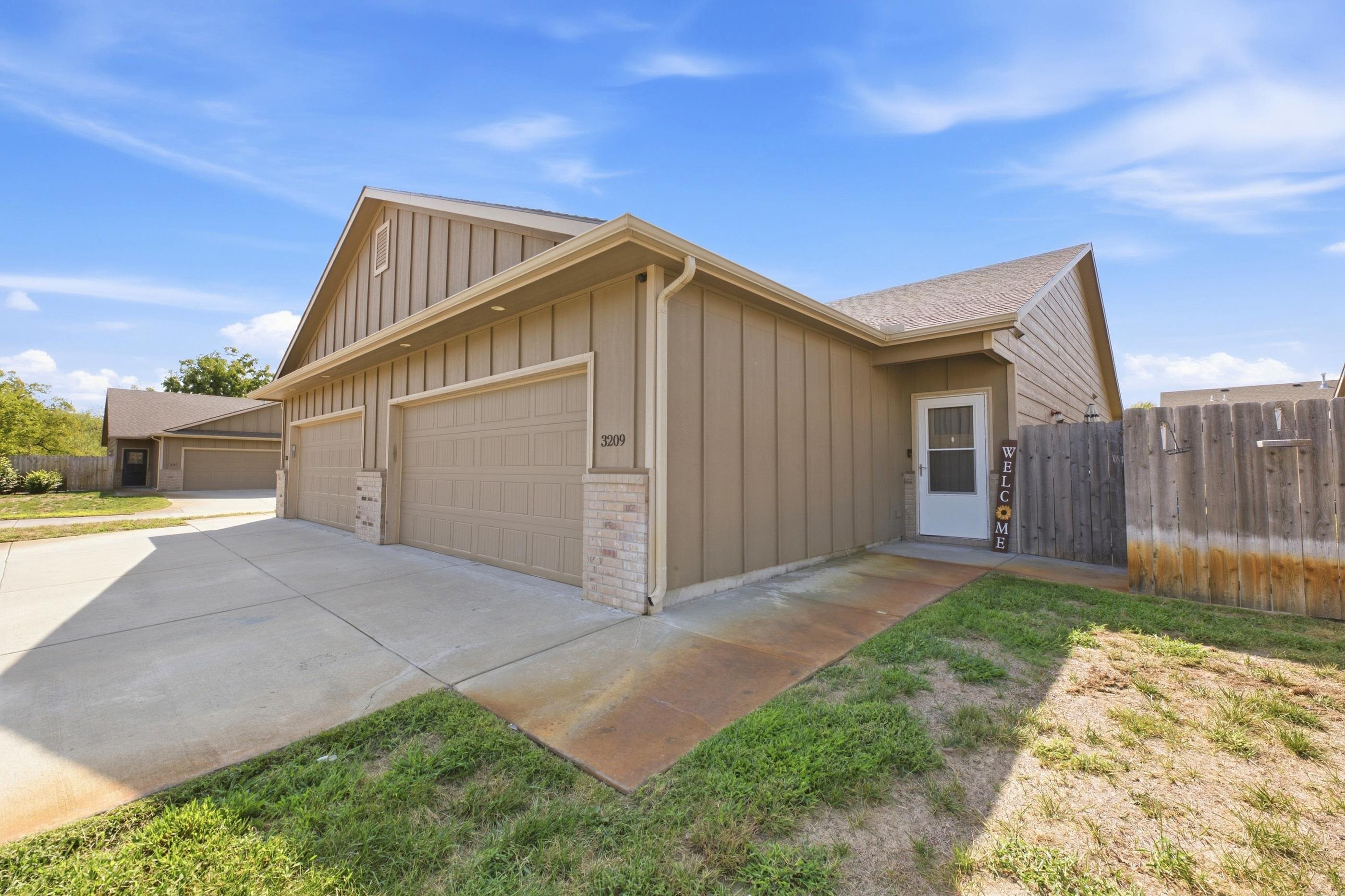 3209 E Aster, Derby