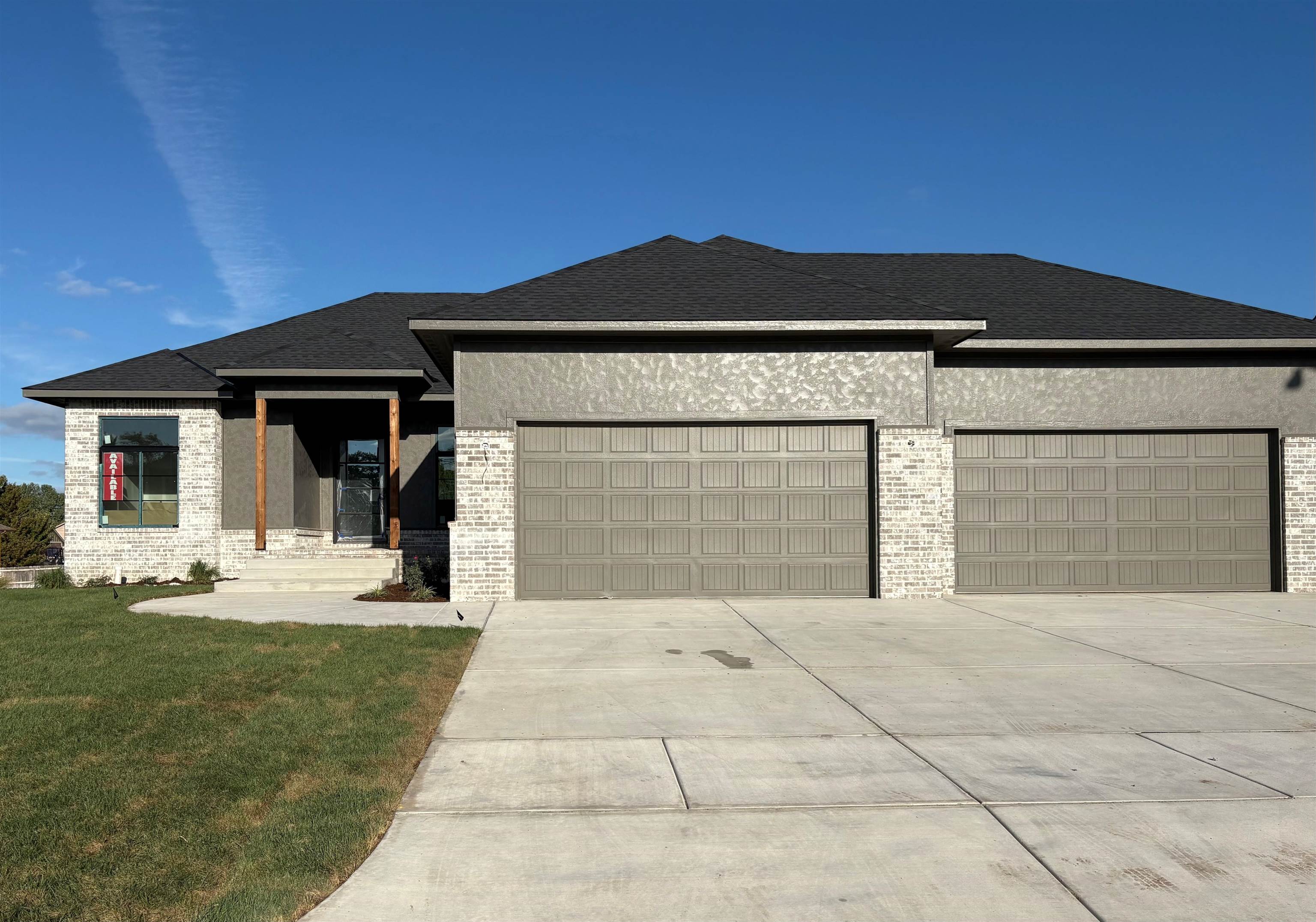 1526 N Shadow Rock Dr, Andover